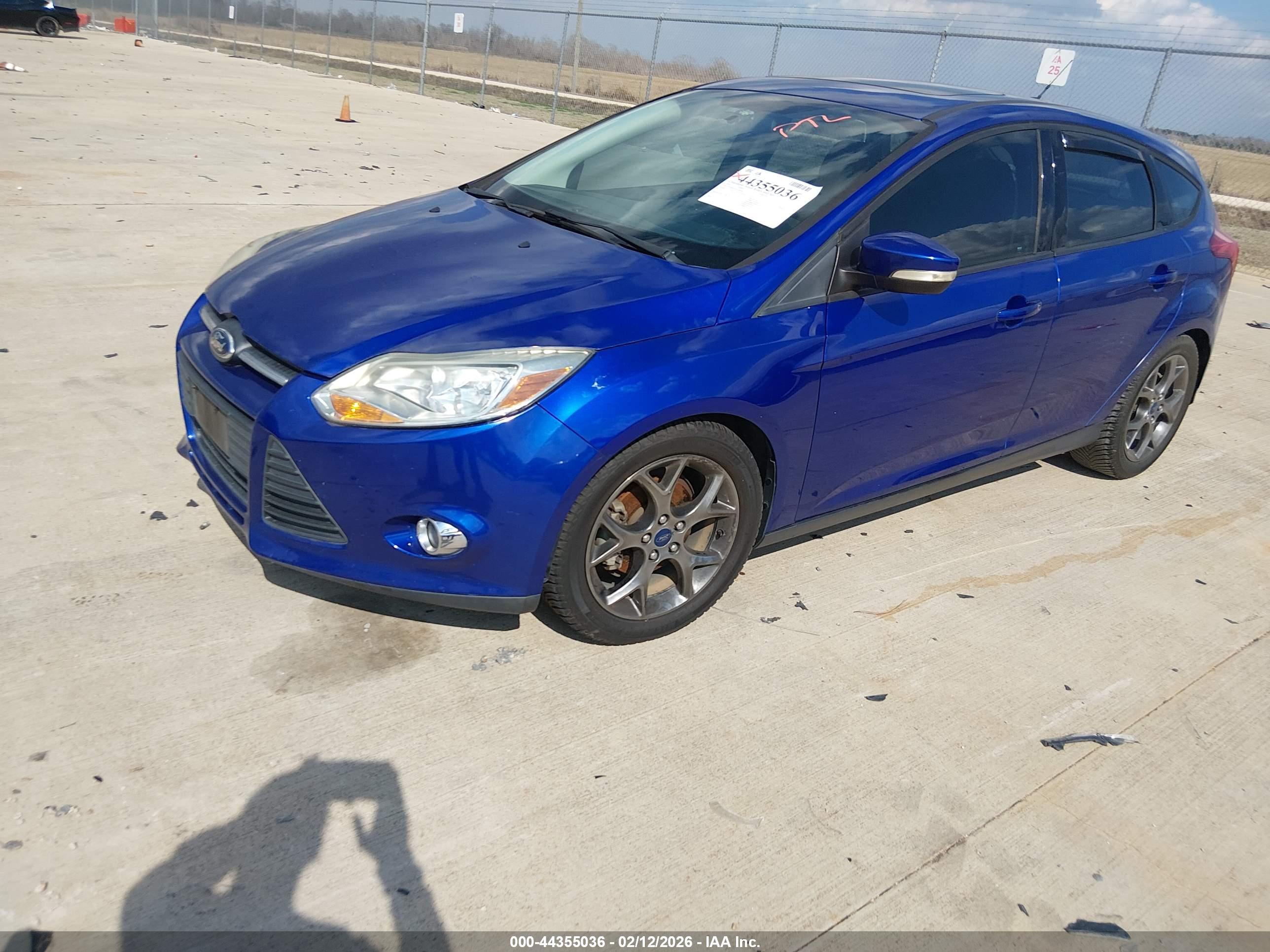 FORD FOCUS image 2