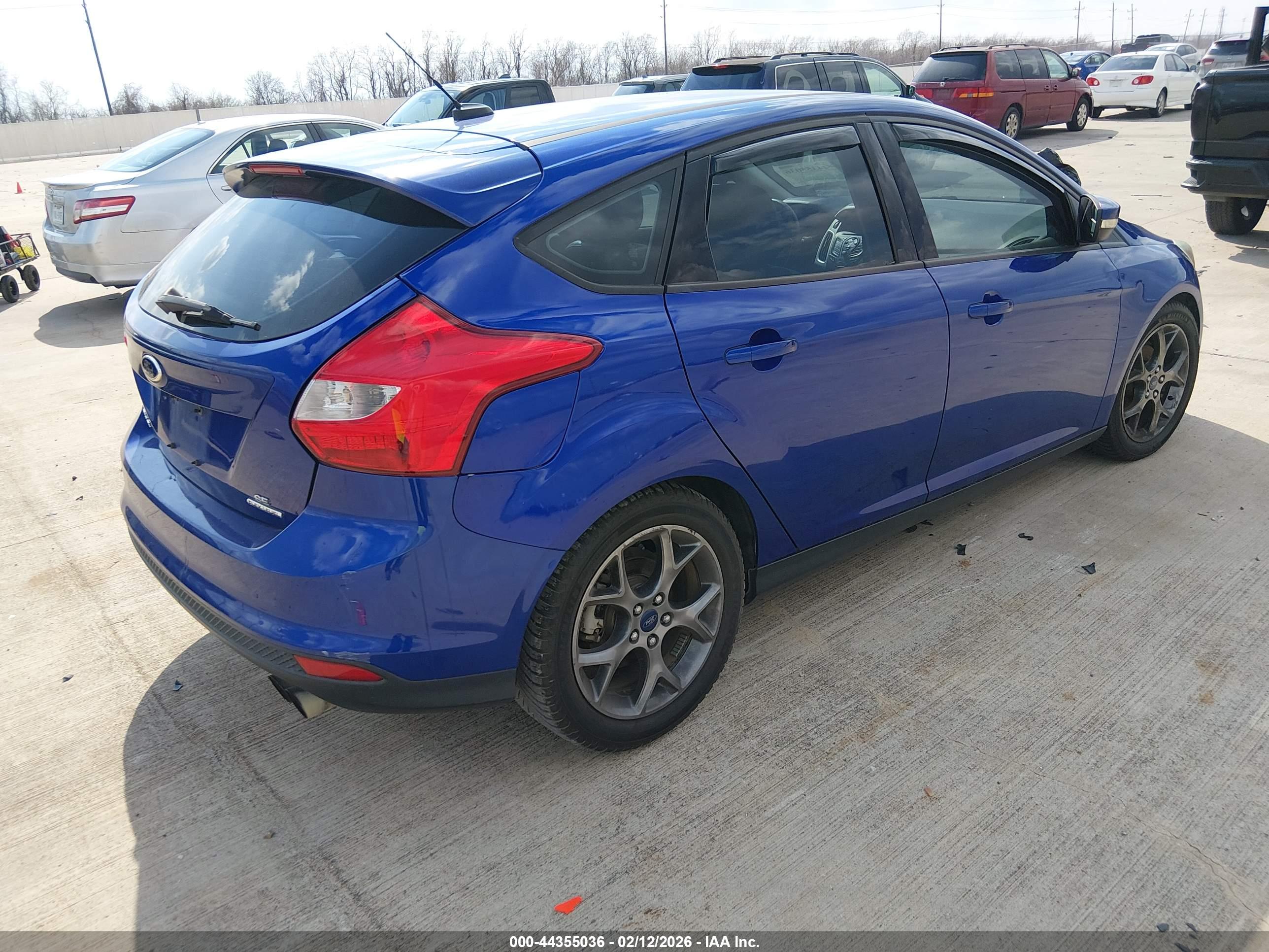 FORD FOCUS image 4
