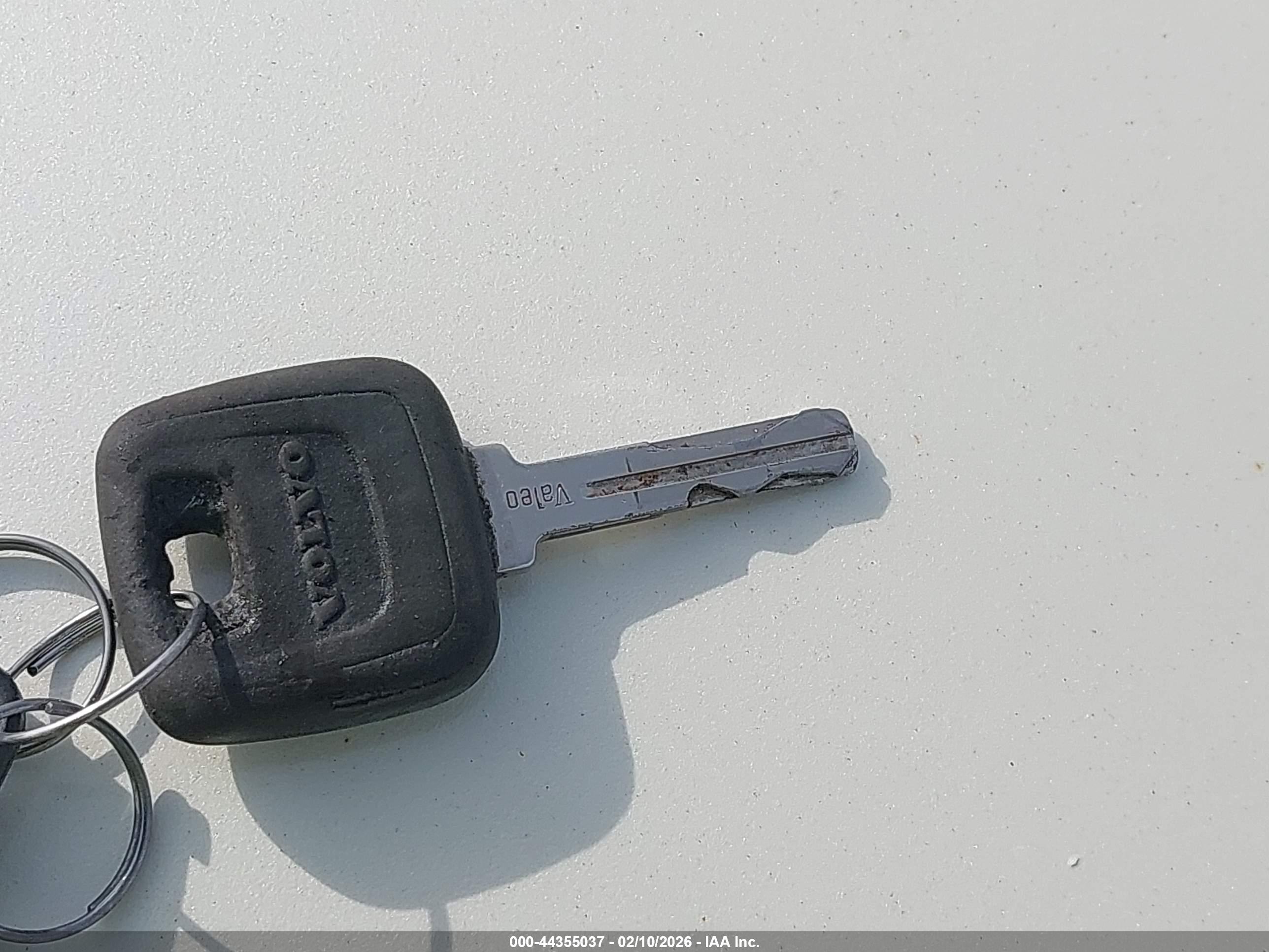 VOLVO C70 image 11