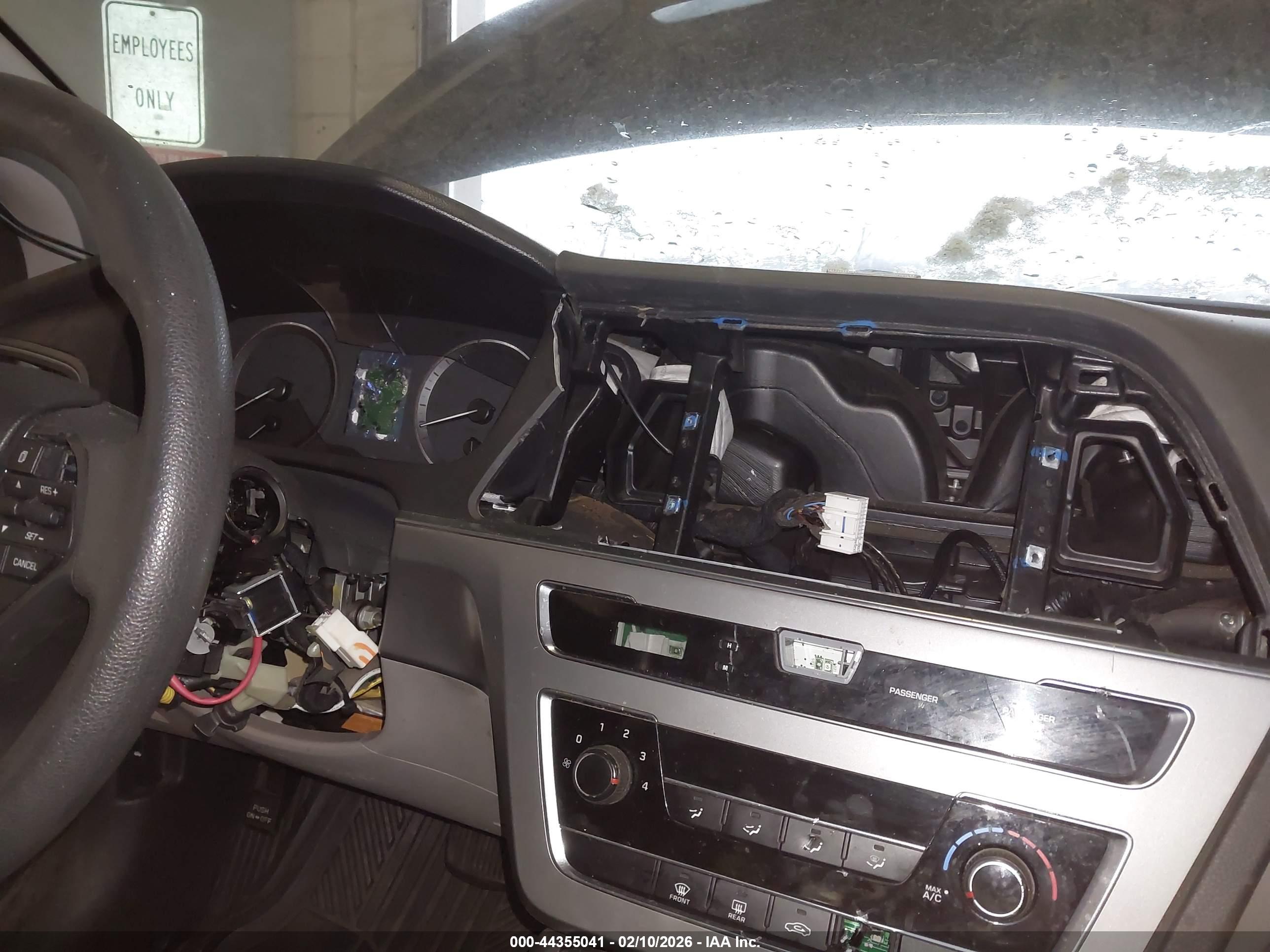 HYUNDAI SONATA image 6