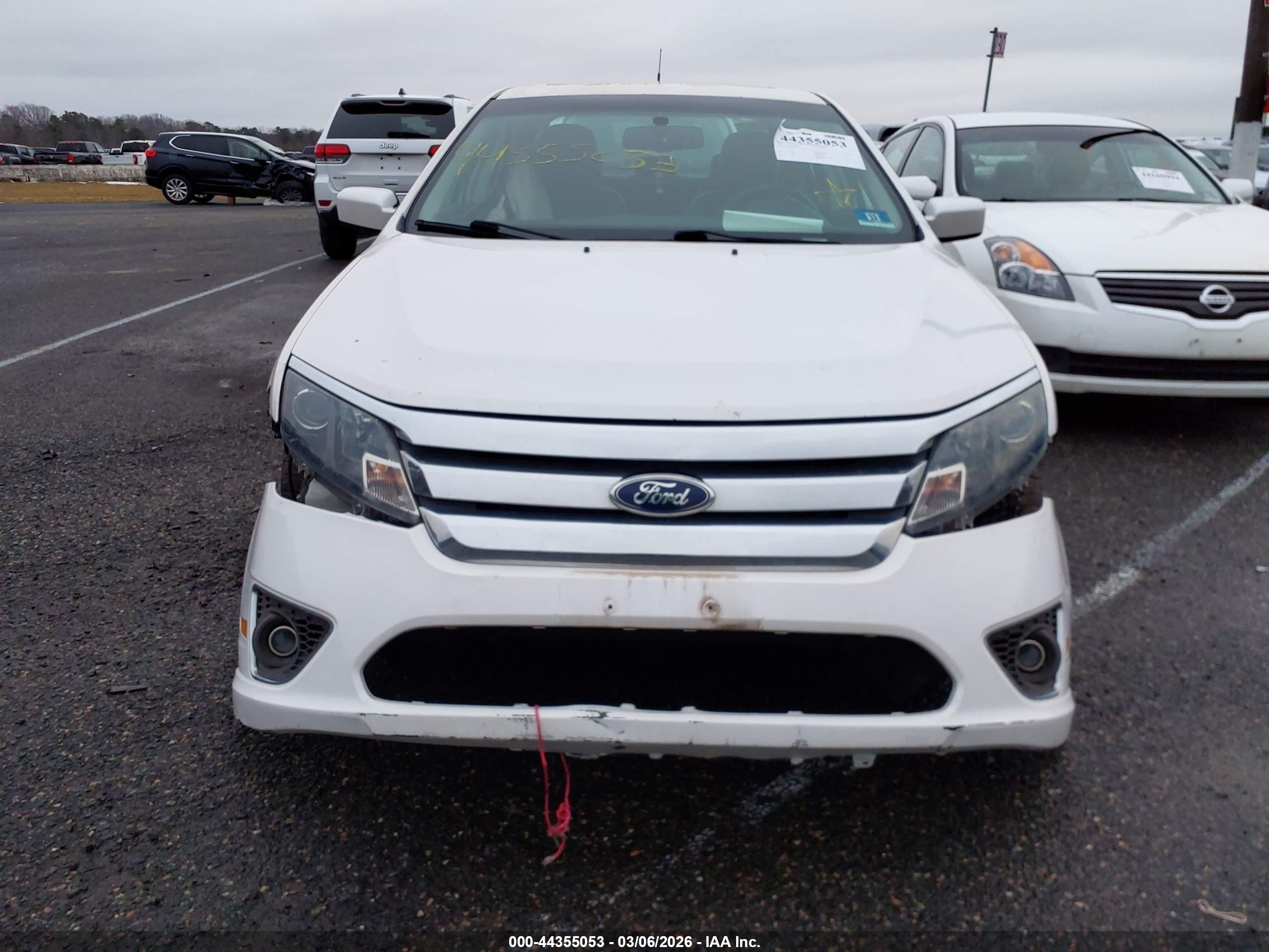 FORD FUSION image 6