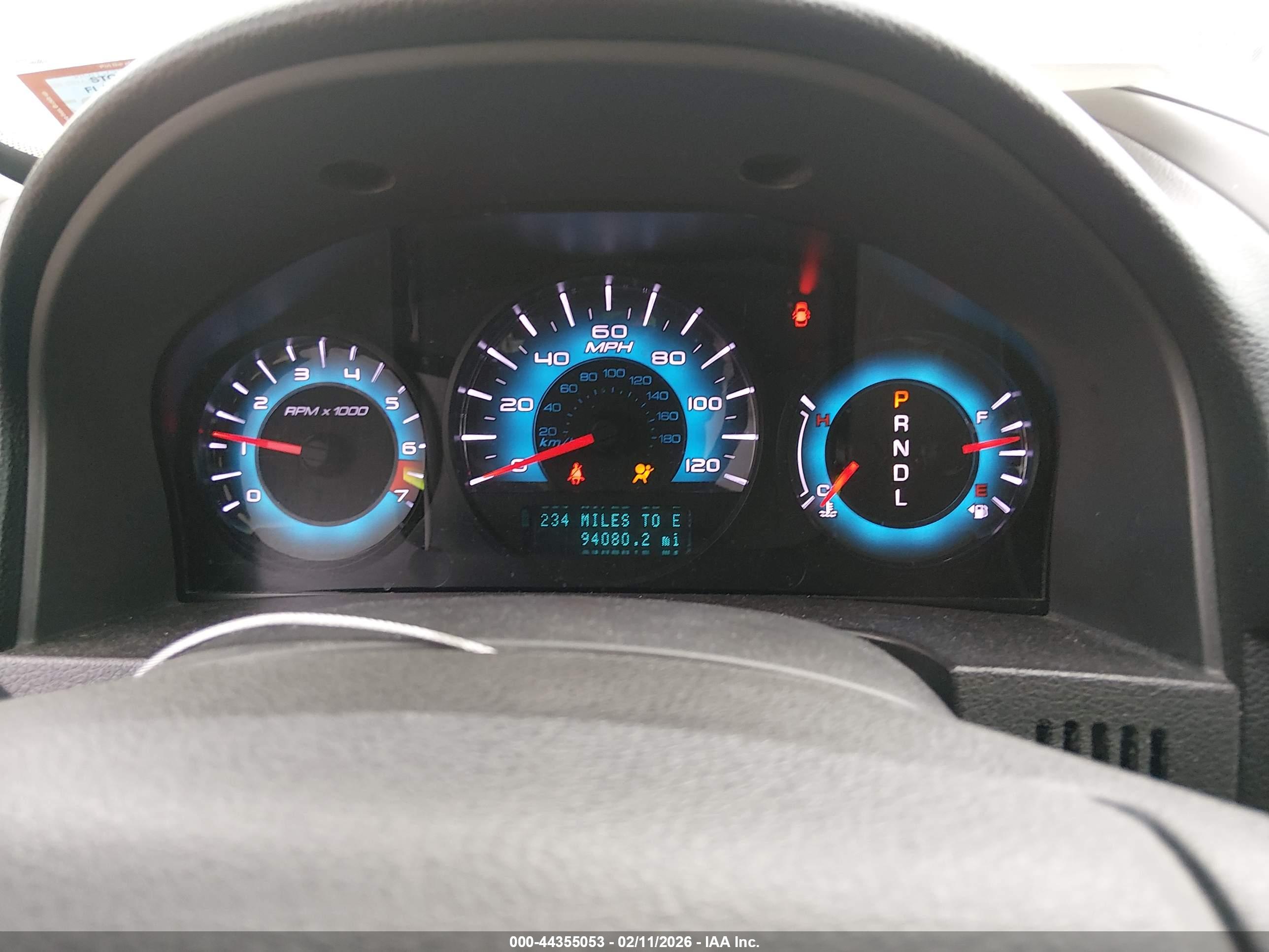 FORD FUSION image 7