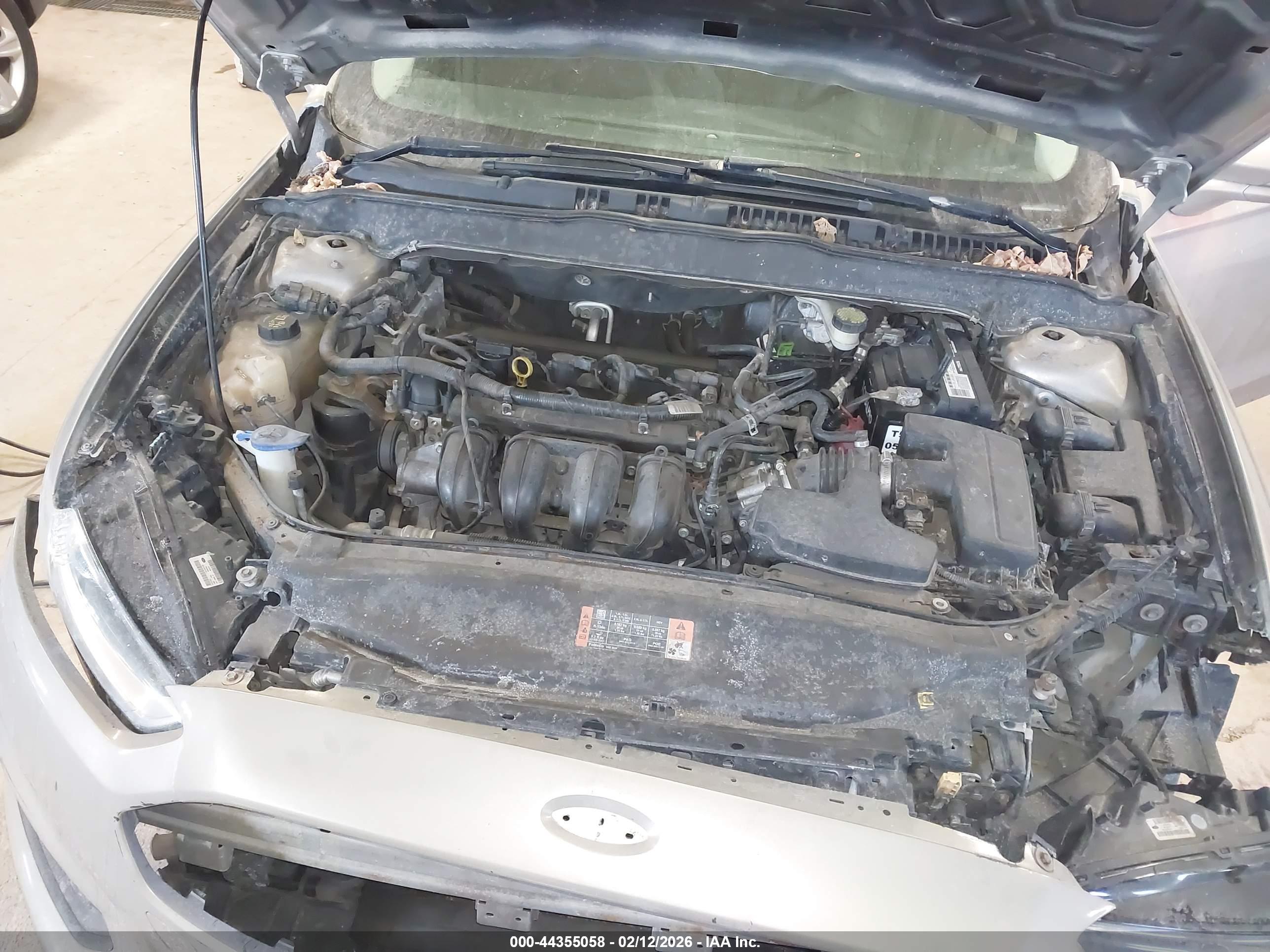 FORD FUSION image 10