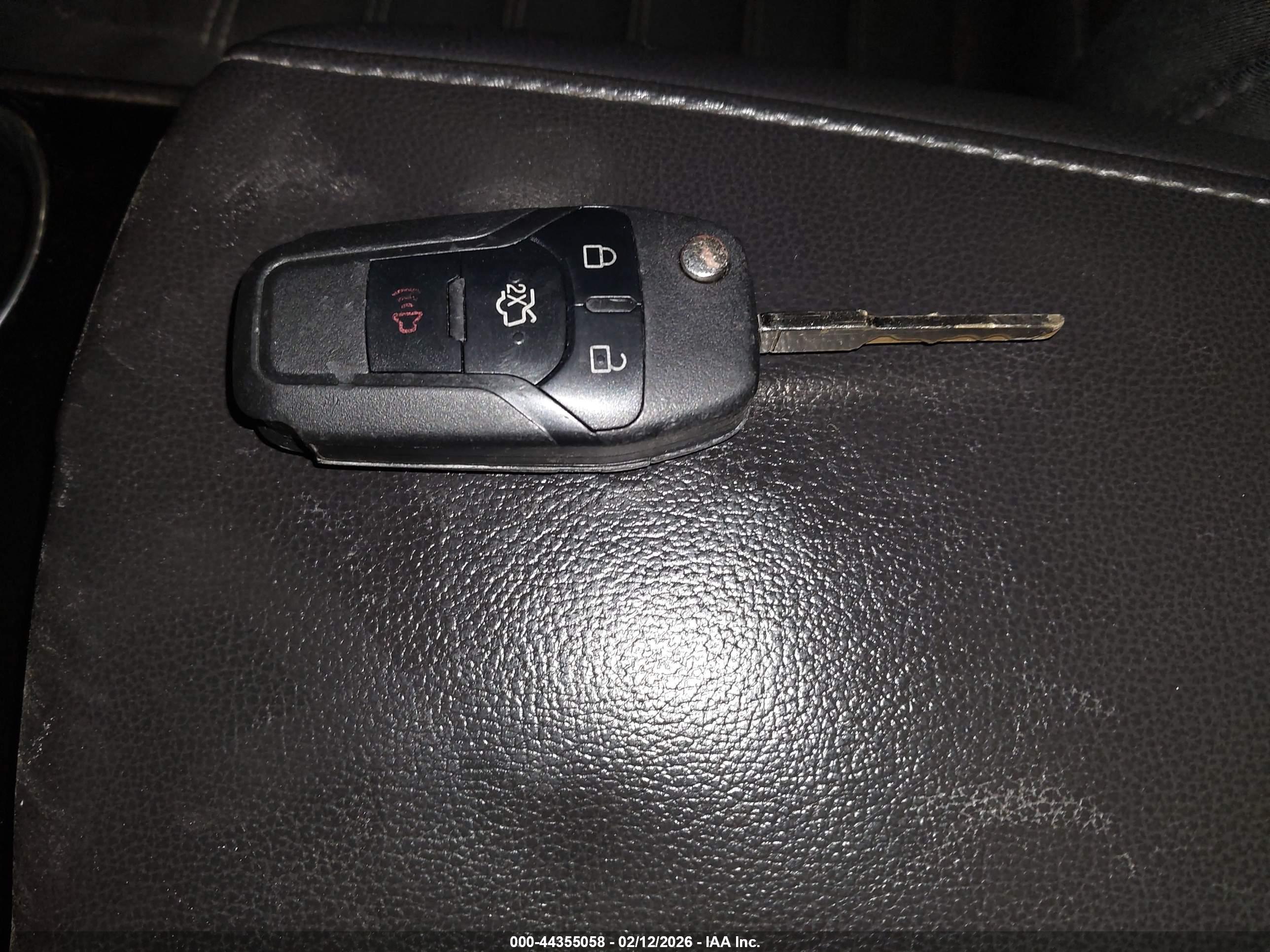 FORD FUSION image 11