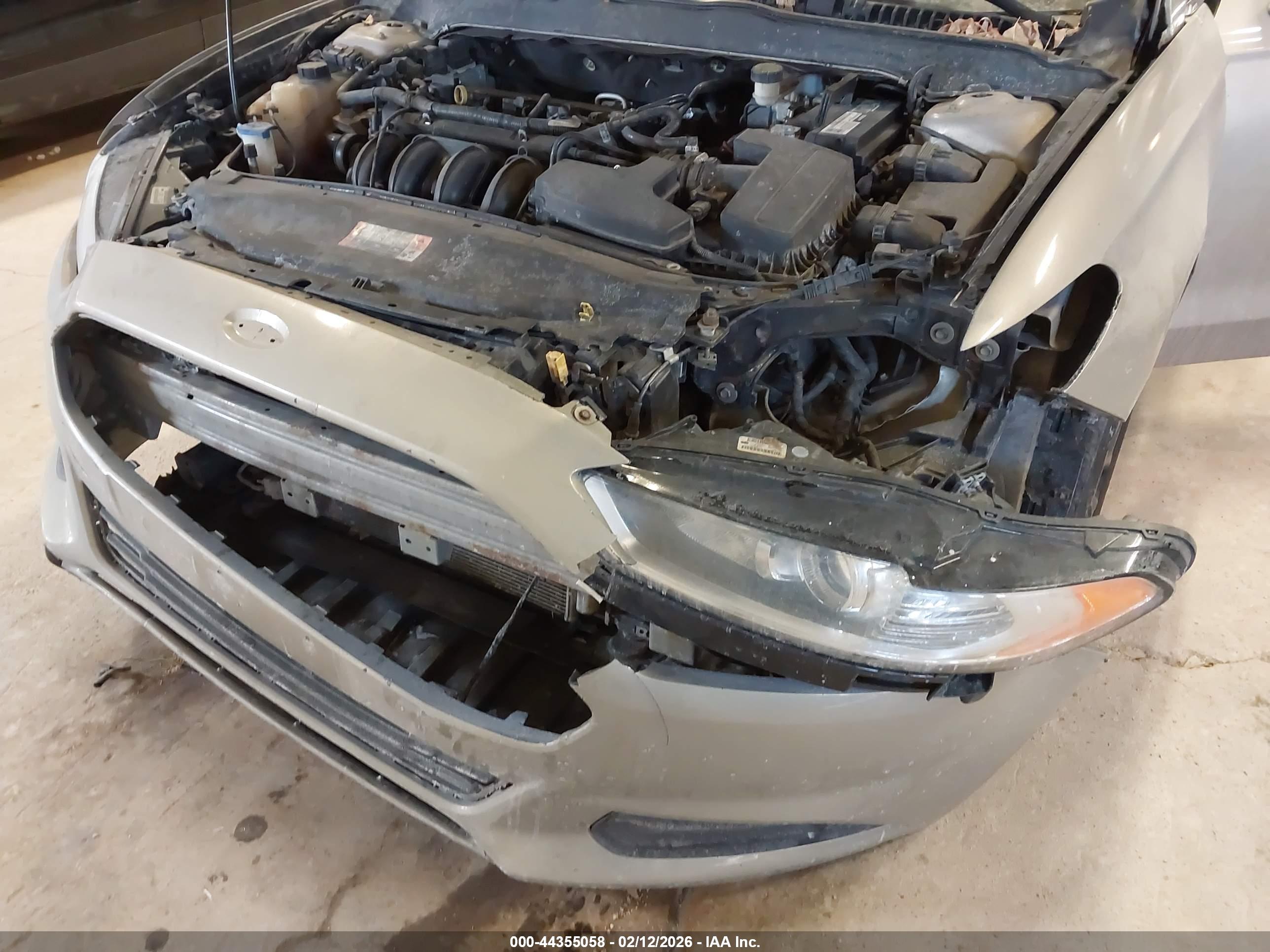 FORD FUSION image 6