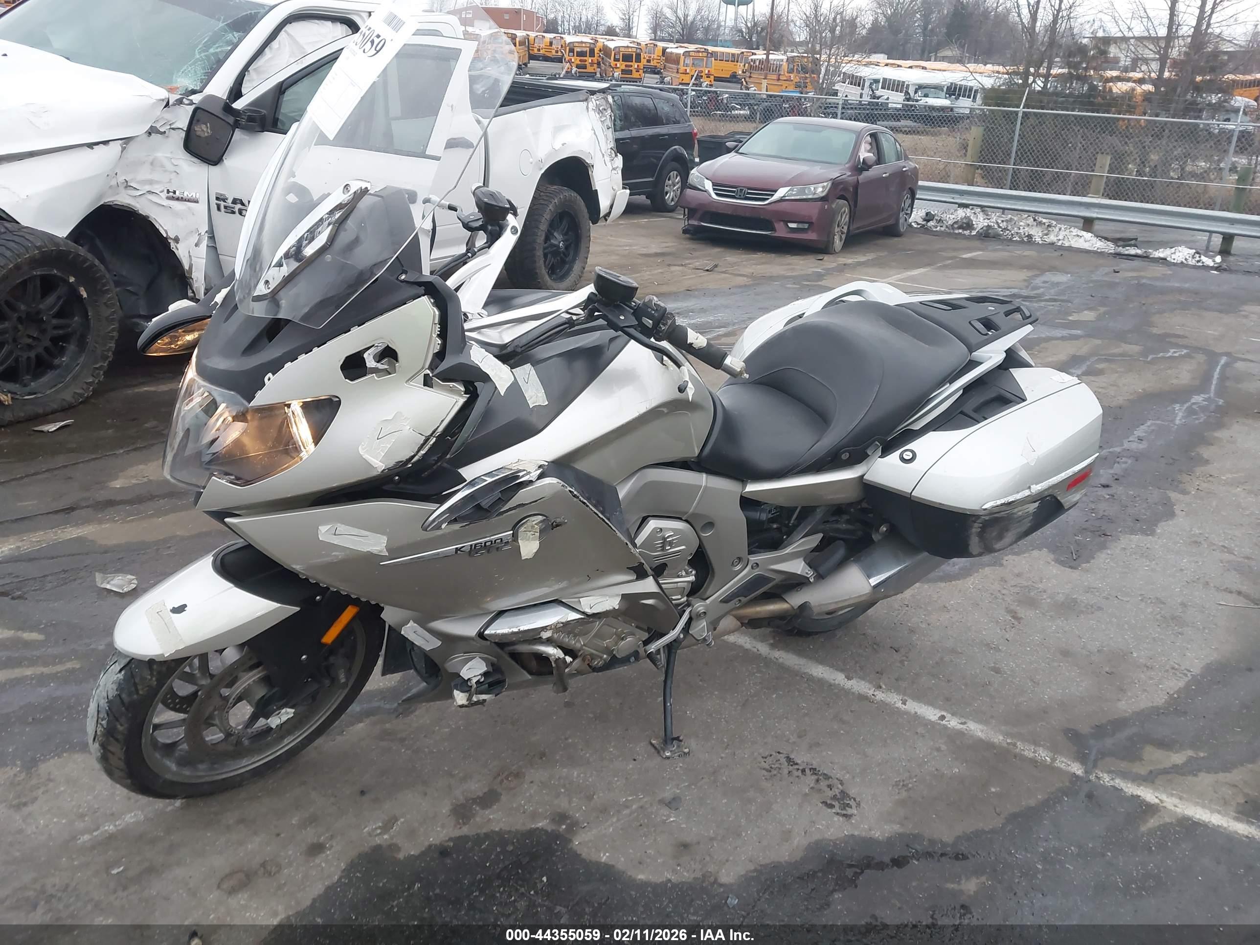 BMW K1600 image 2