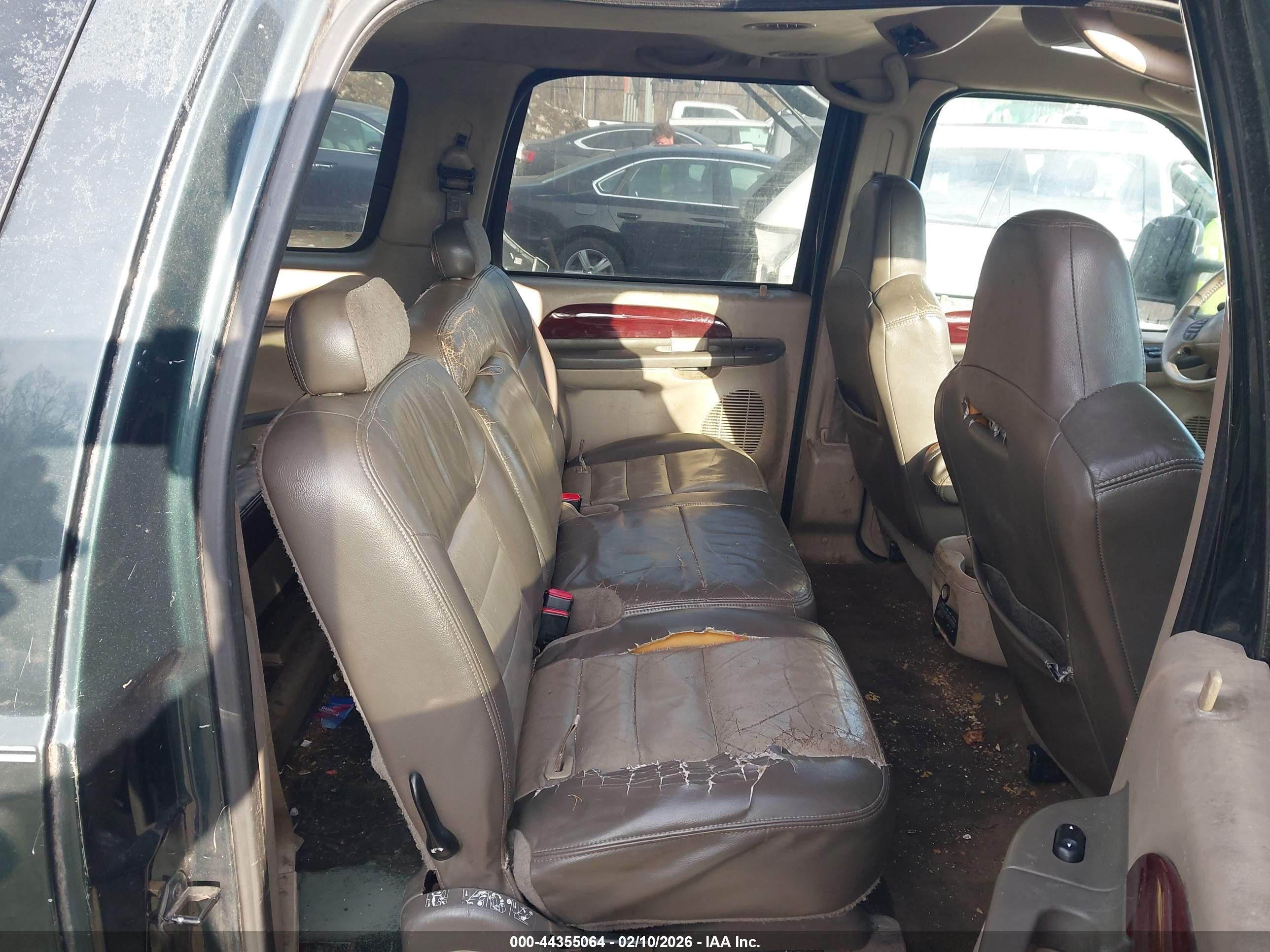 FORD EXCURSION image 8
