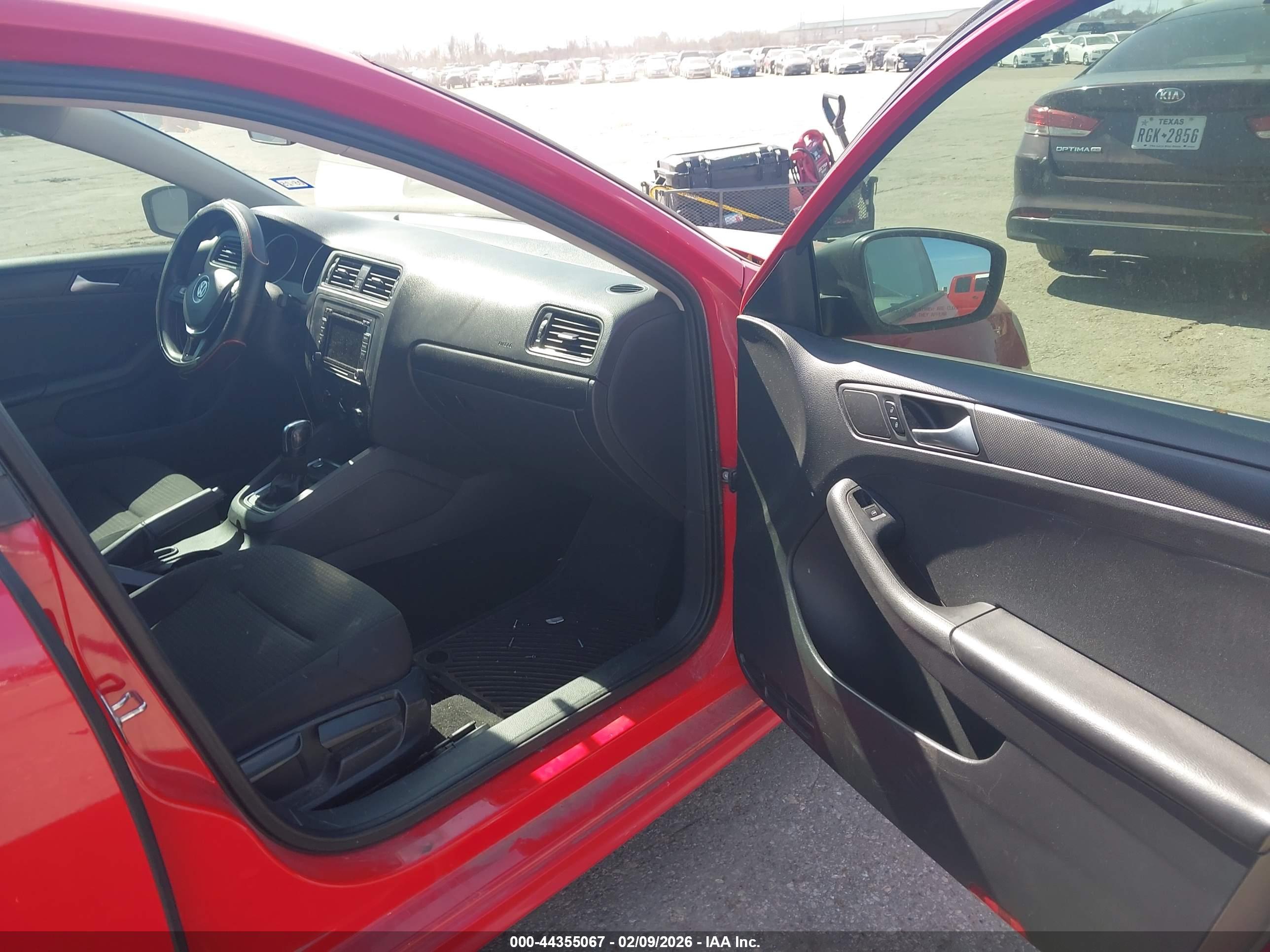 VOLKSWAGEN JETTA image 5