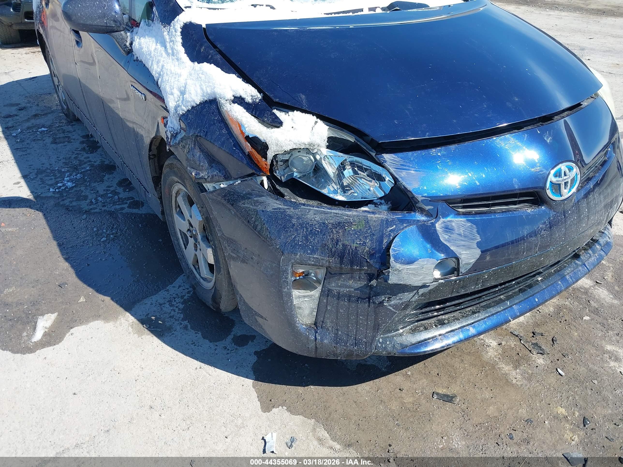 TOYOTA PRIUS image 6