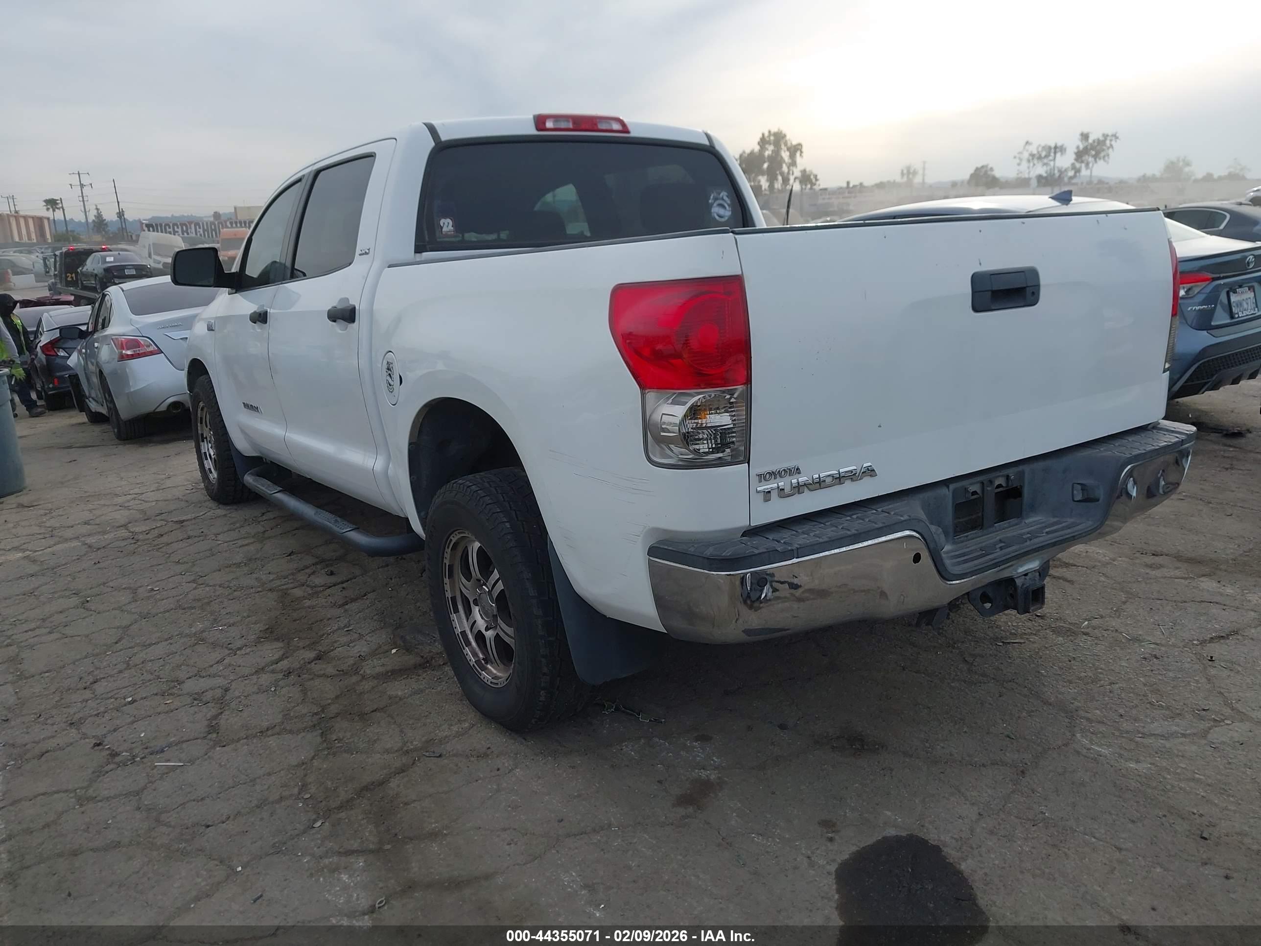 TOYOTA TUNDRA image 3