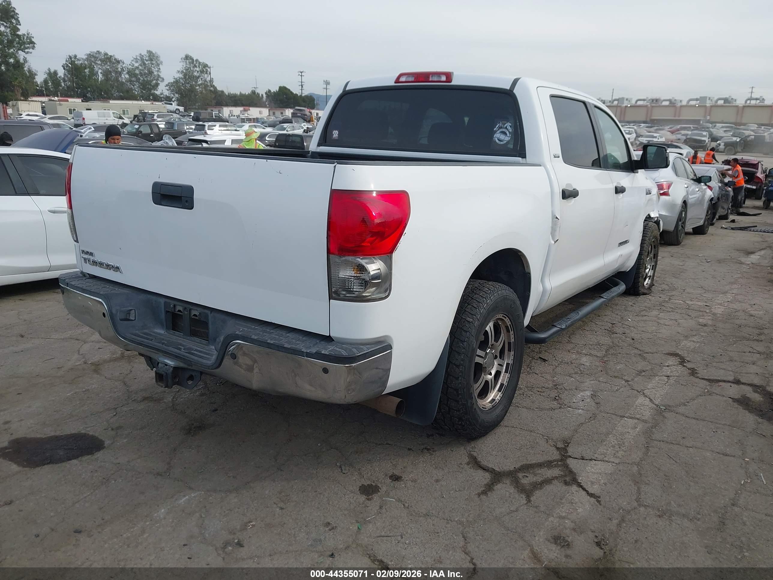 TOYOTA TUNDRA image 4