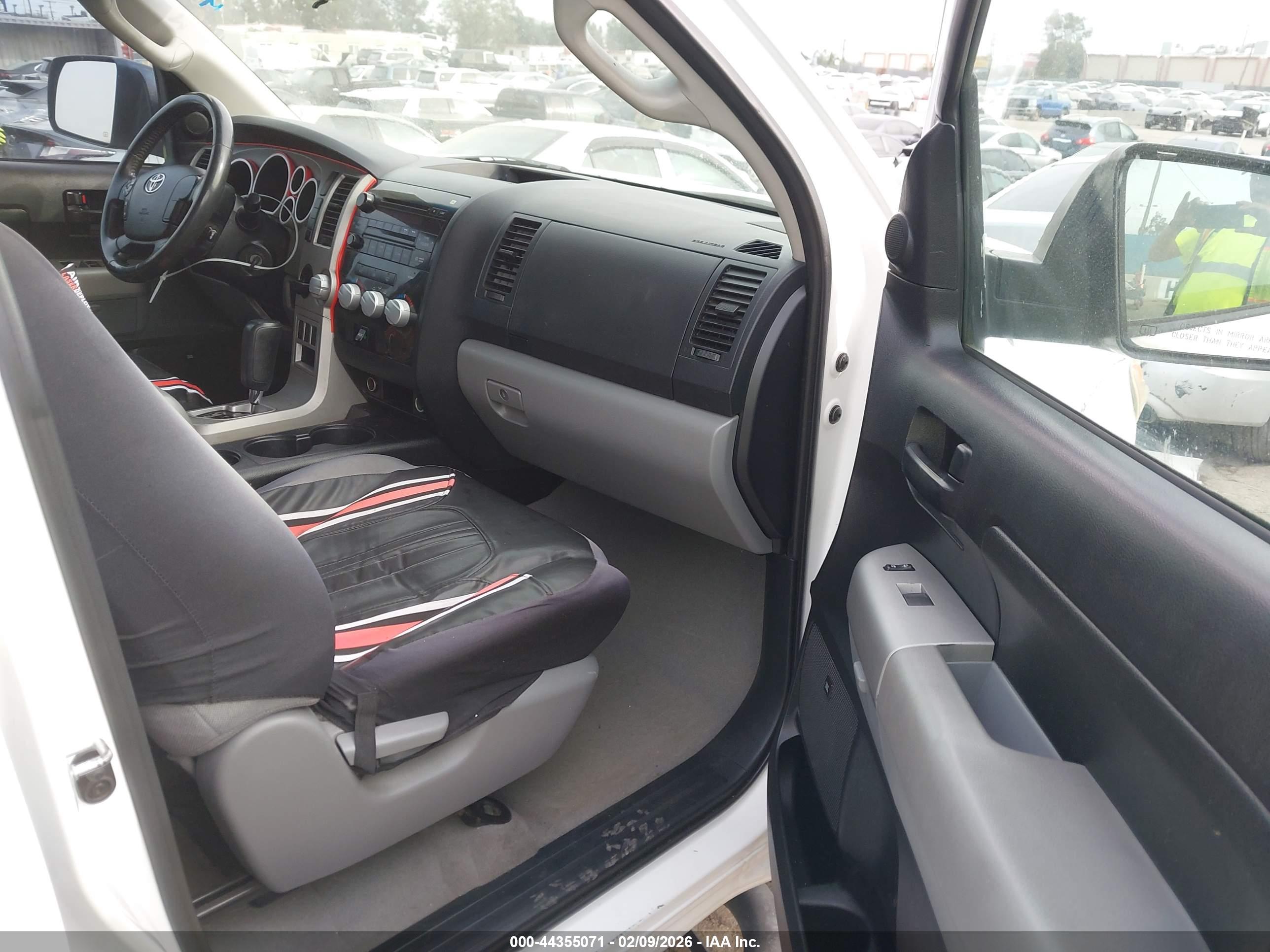 TOYOTA TUNDRA image 5