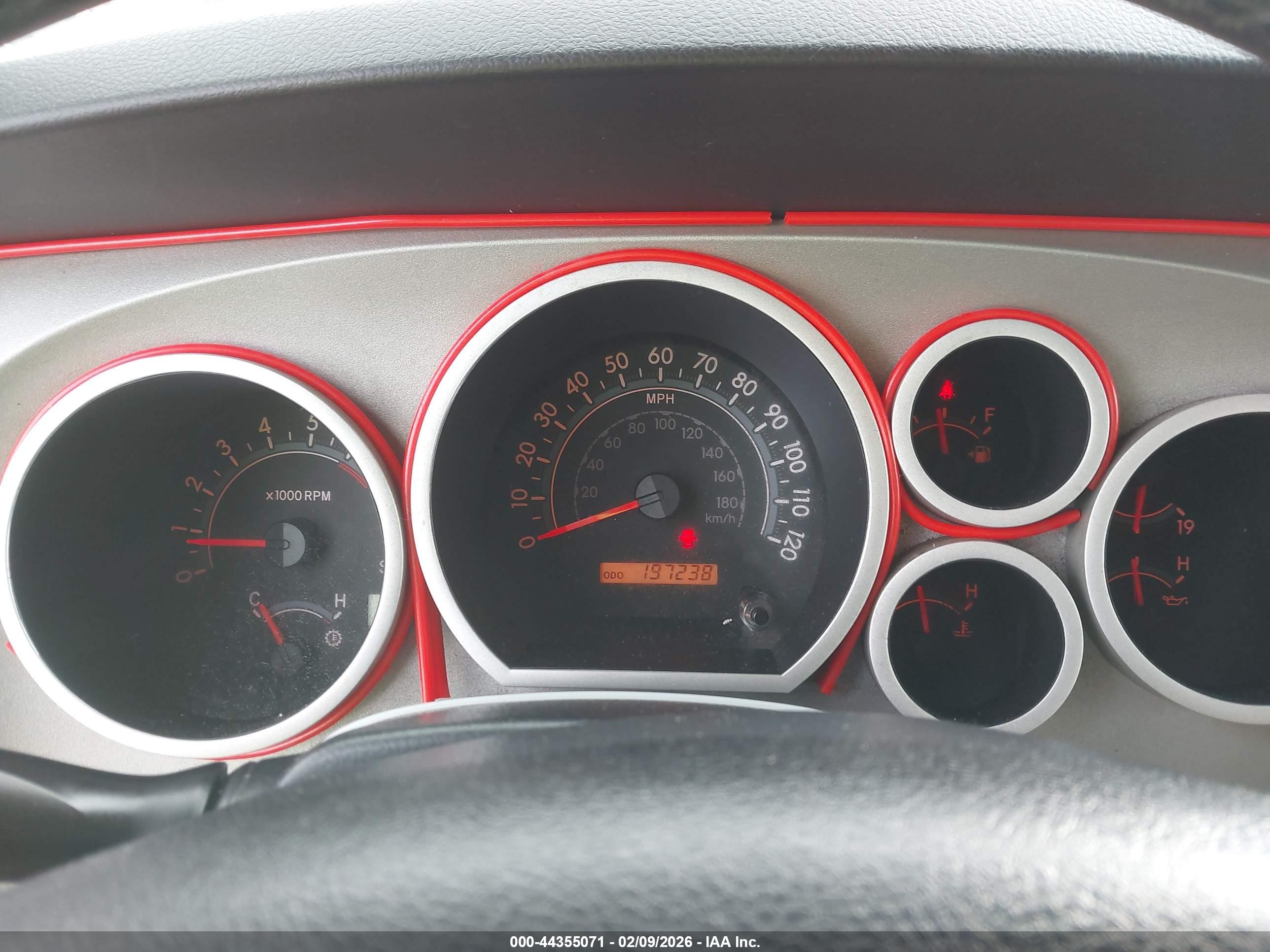 TOYOTA TUNDRA image 7