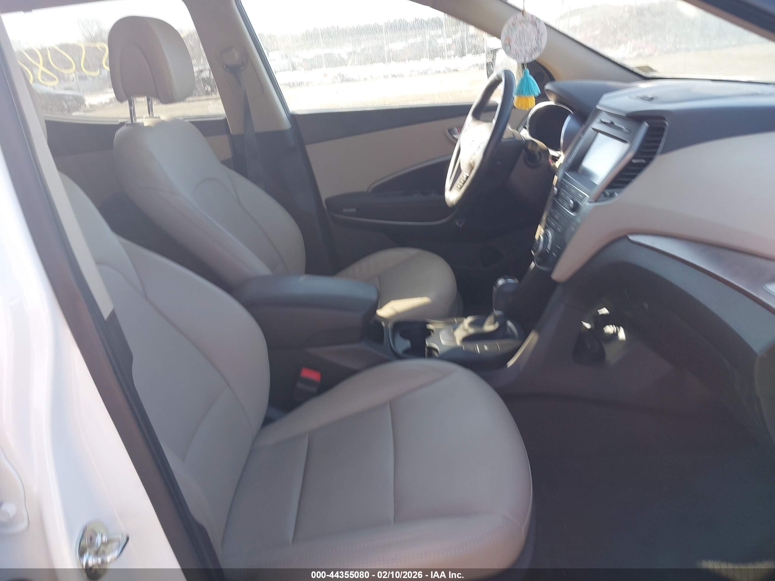 HYUNDAI SANTA image 5