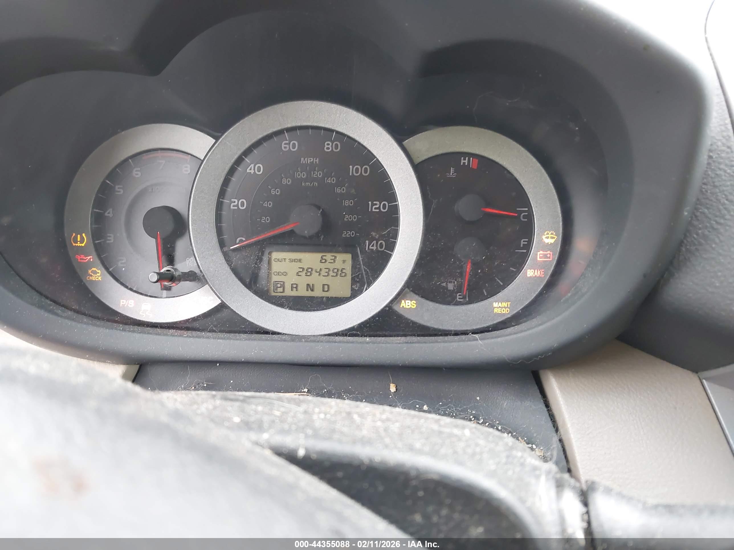 TOYOTA RAV4 image 7