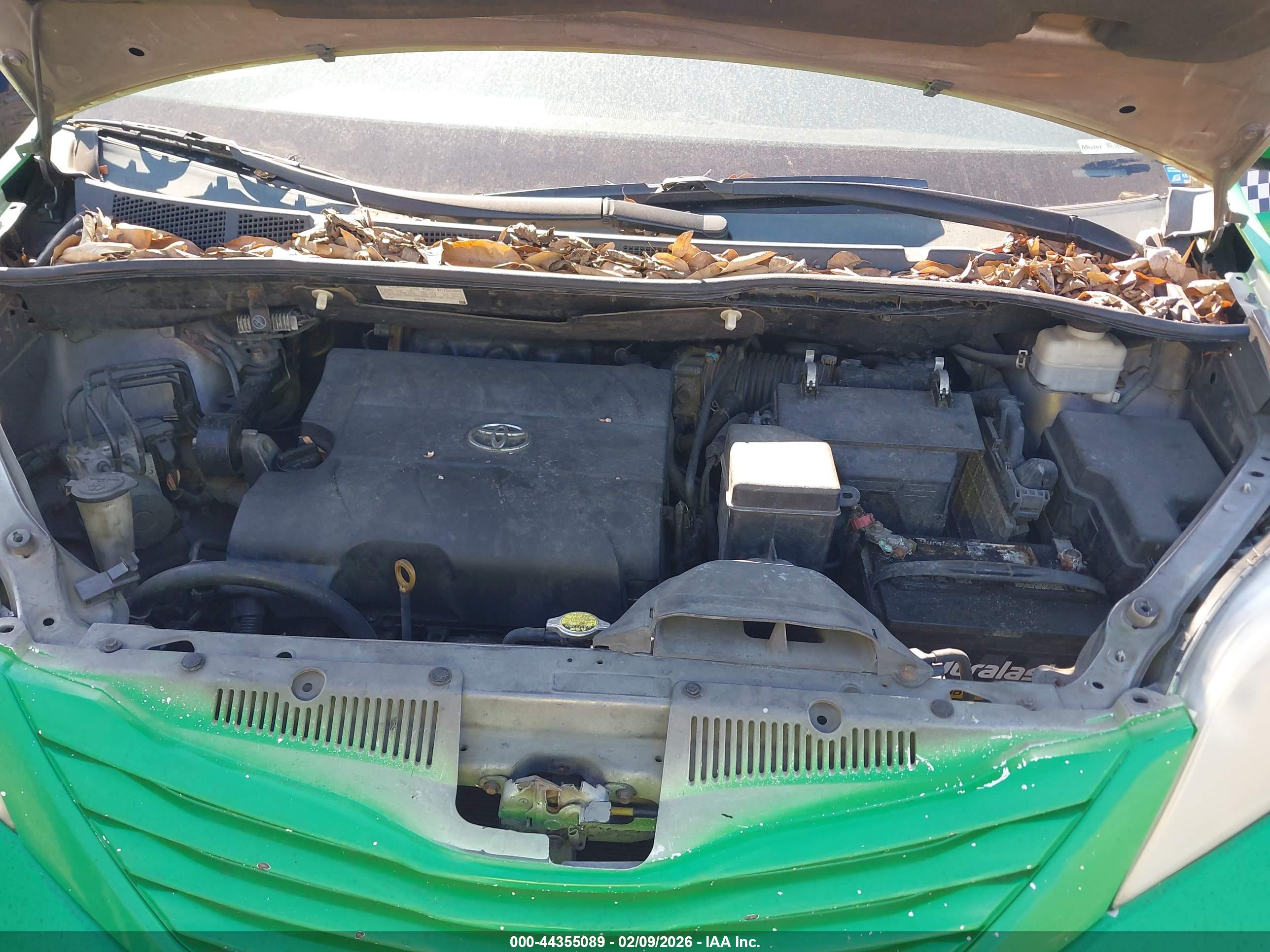 TOYOTA SIENNA image 10
