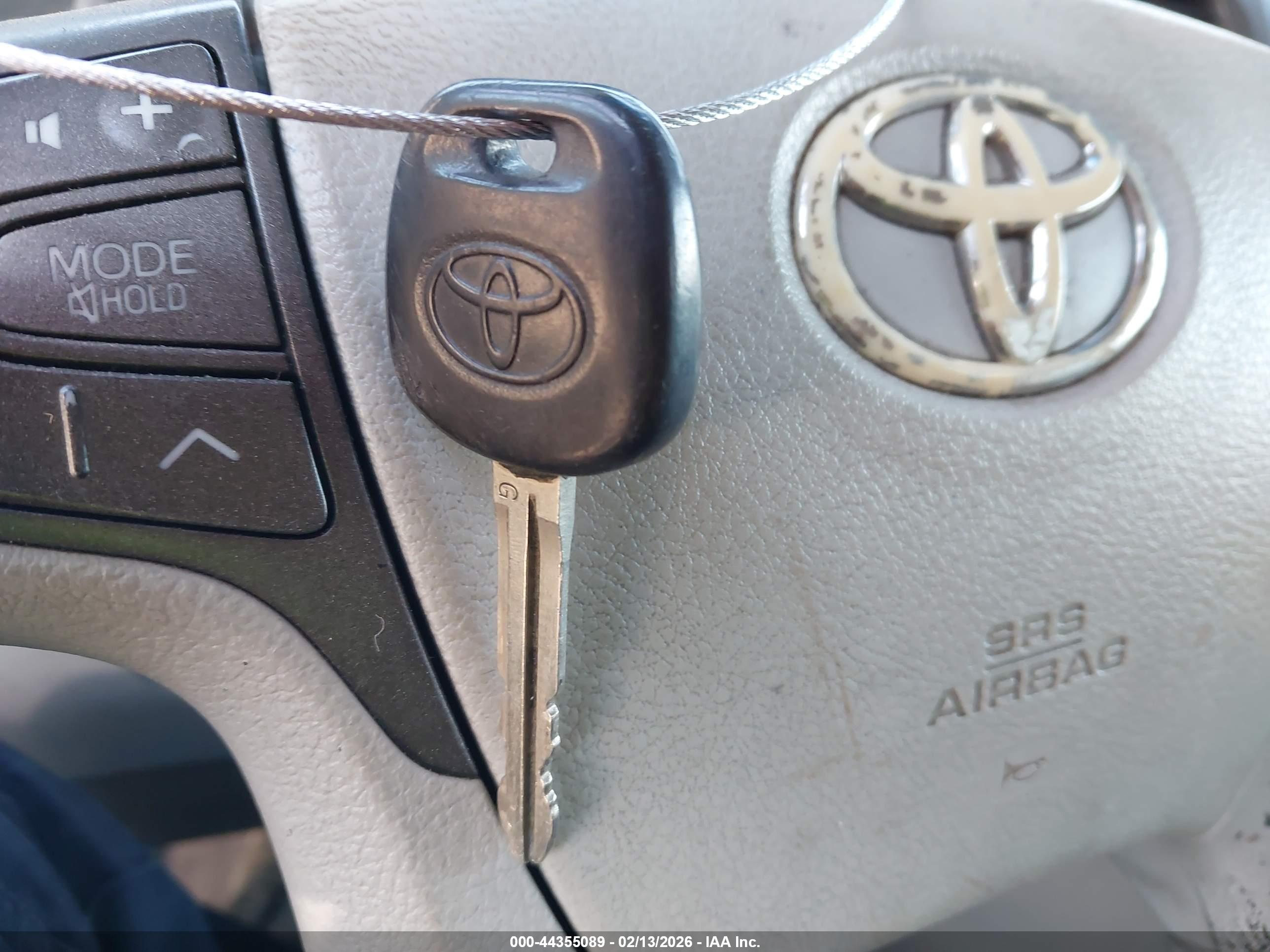 TOYOTA SIENNA image 11