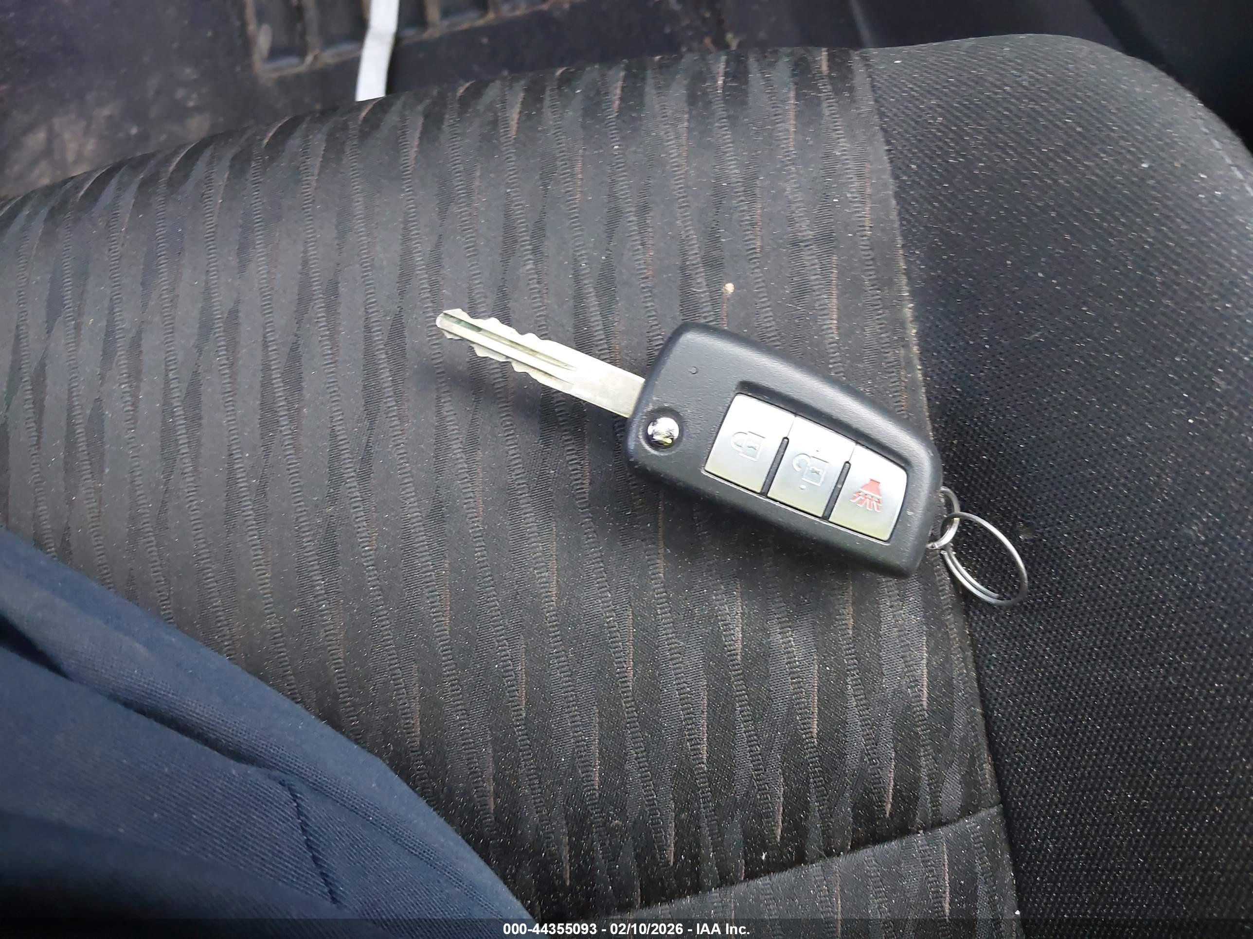 NISSAN ROGUE image 11