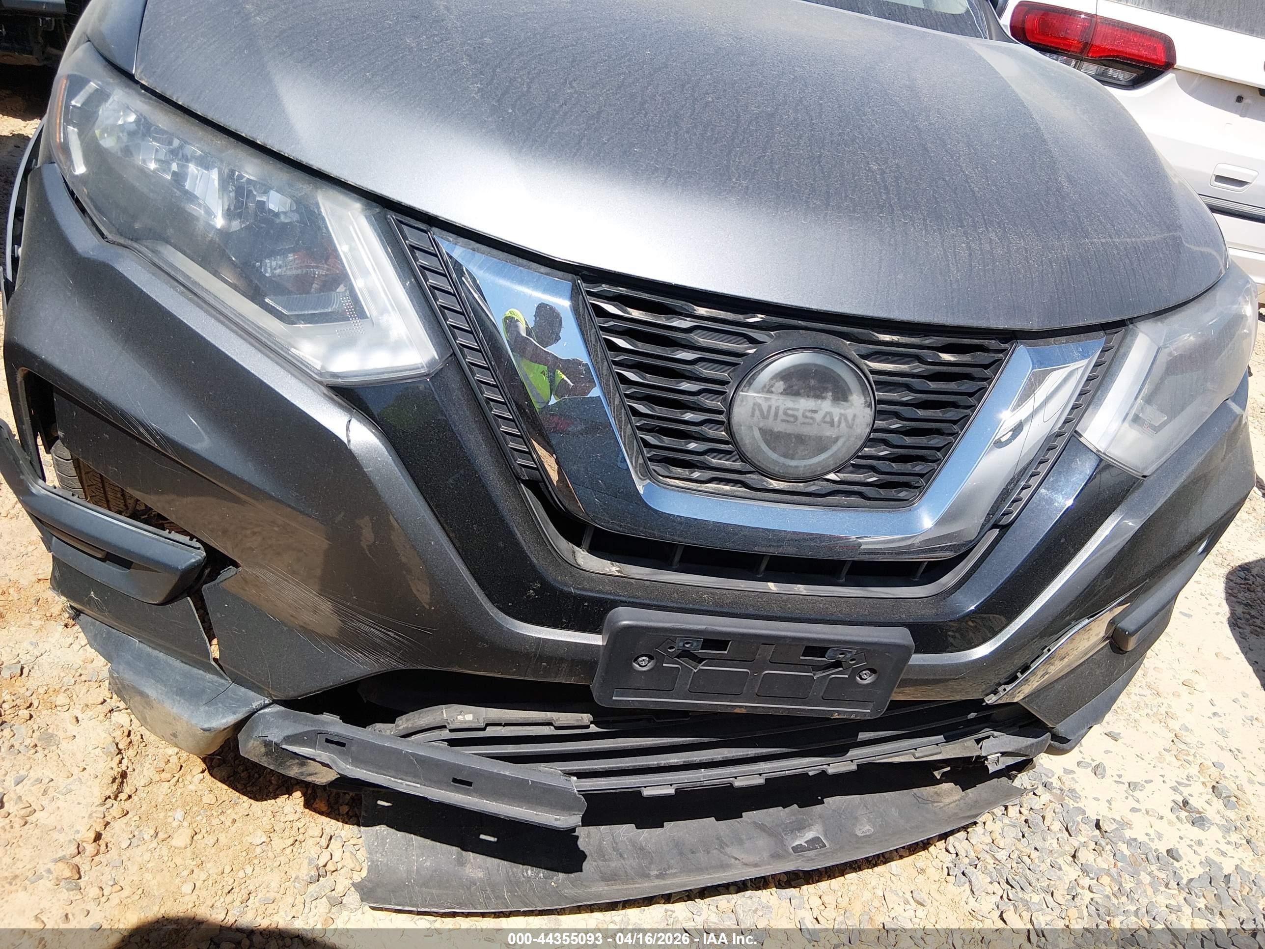 NISSAN ROGUE image 6