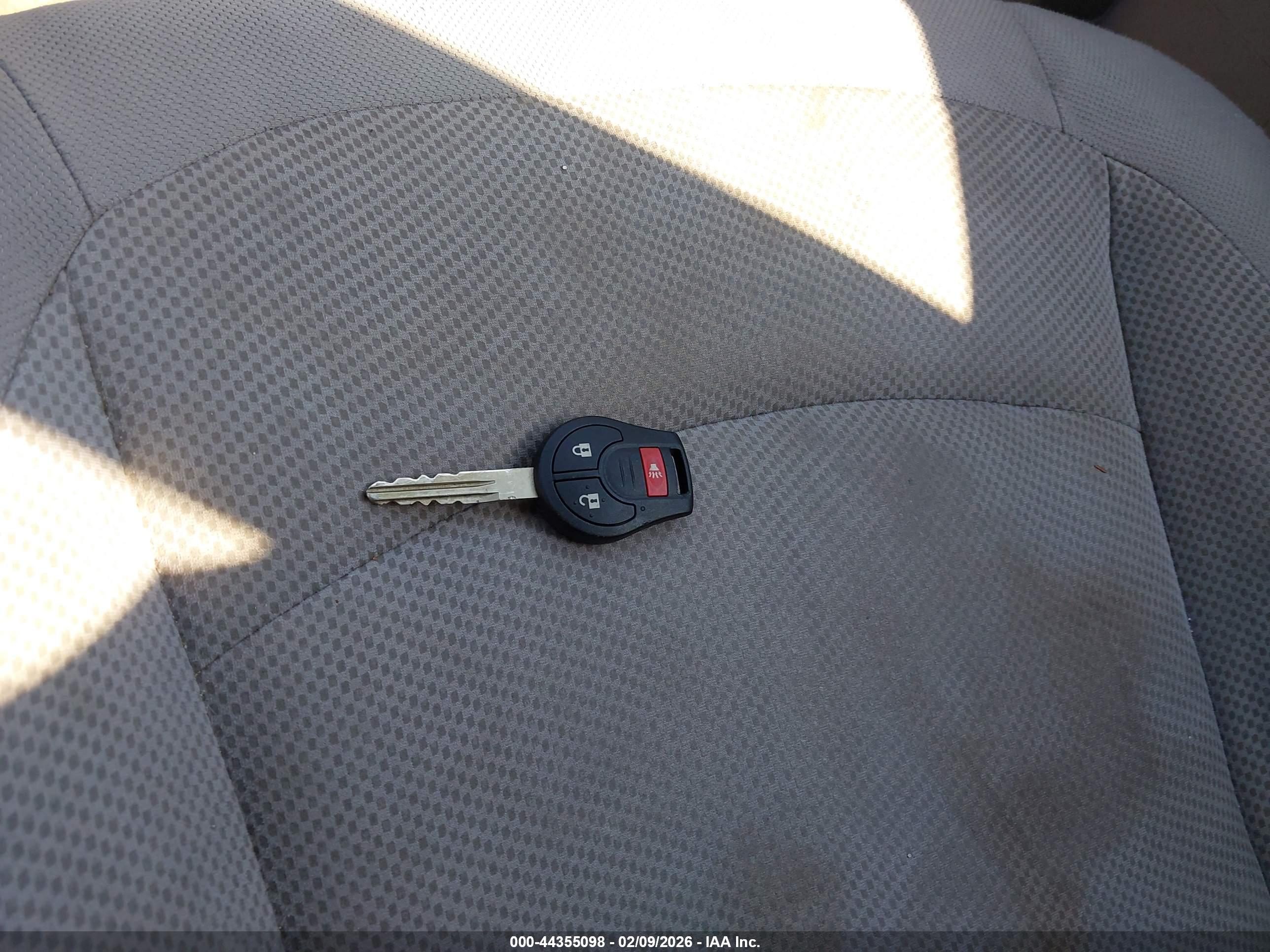 NISSAN ROGUE image 11