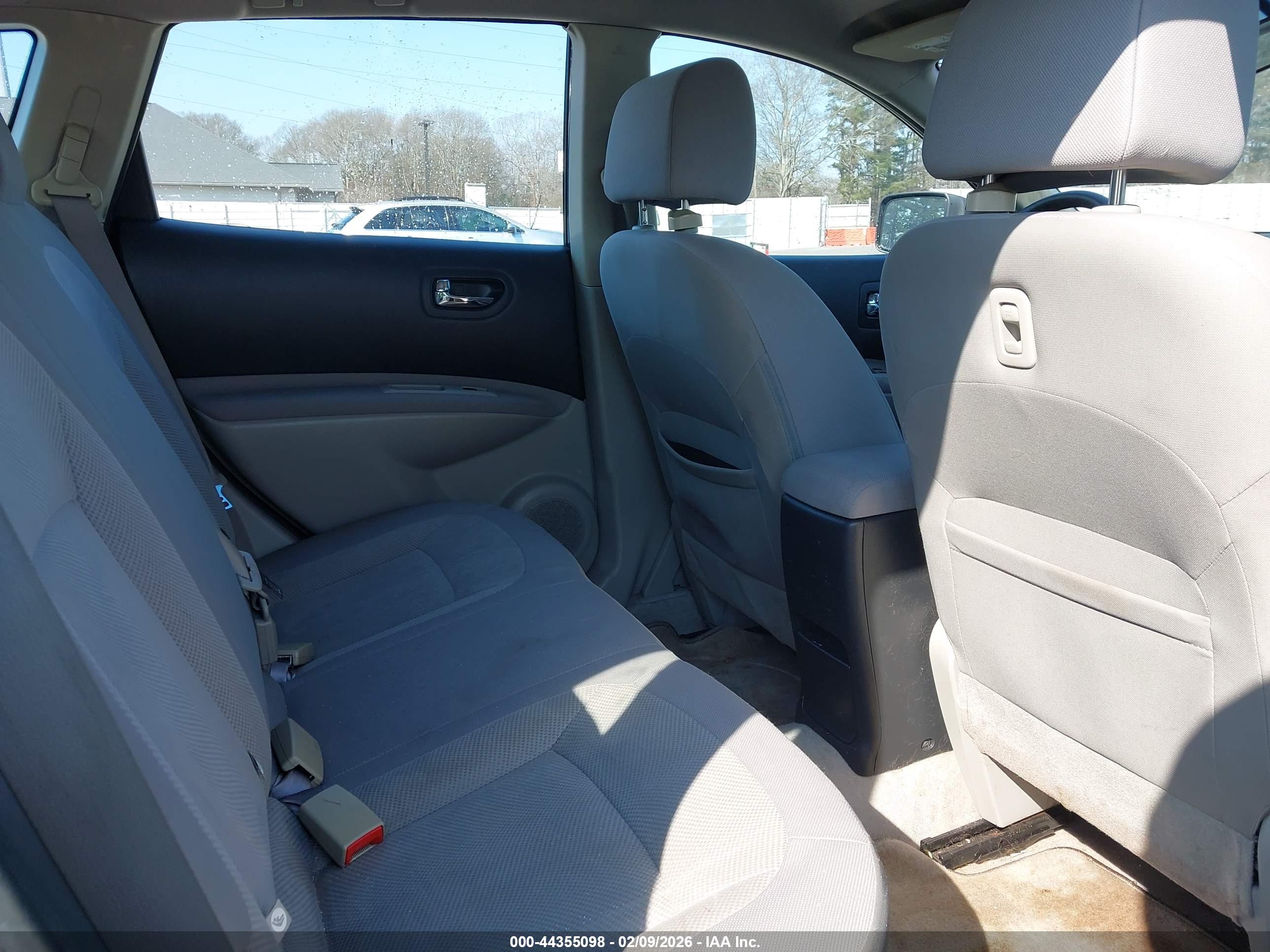 NISSAN ROGUE image 8