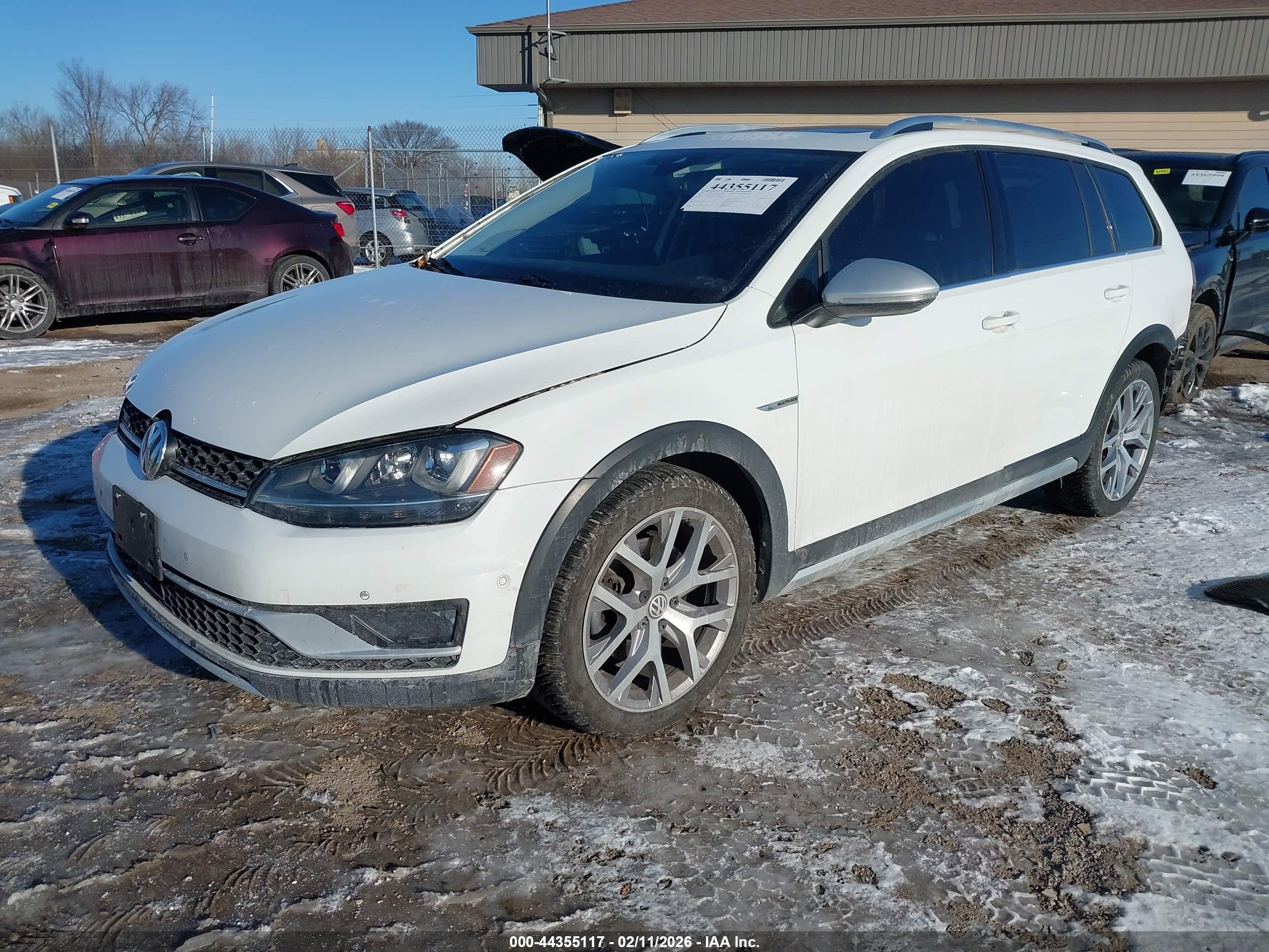 VOLKSWAGEN GOLF image 2
