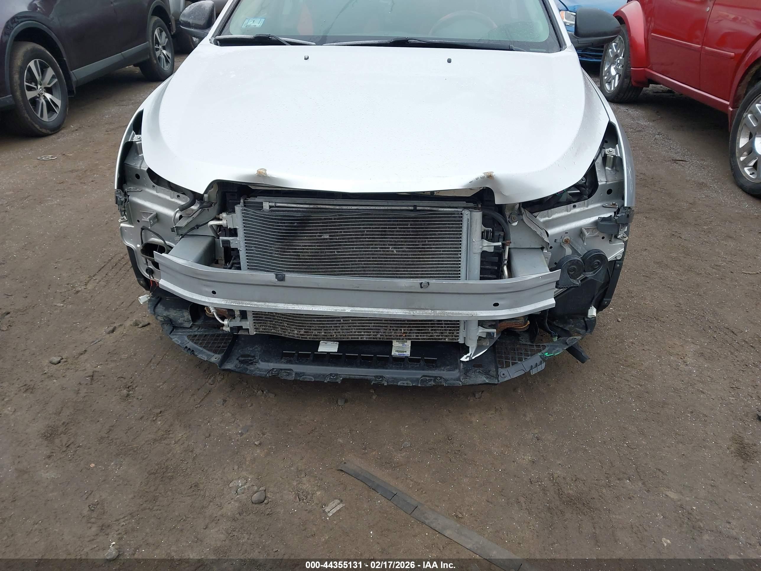 CHEVROLET CRUZE image 6