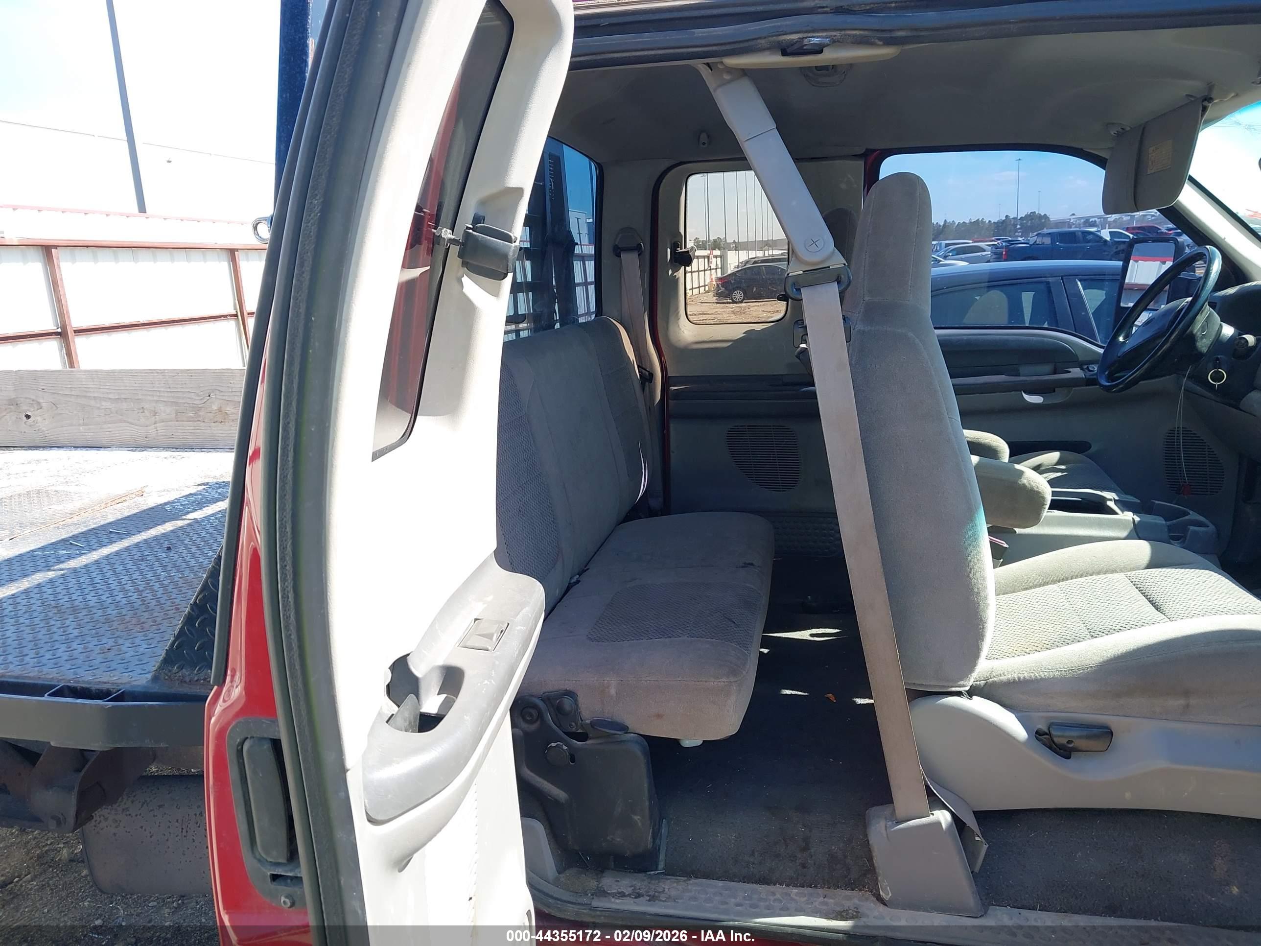 FORD F-250 image 8