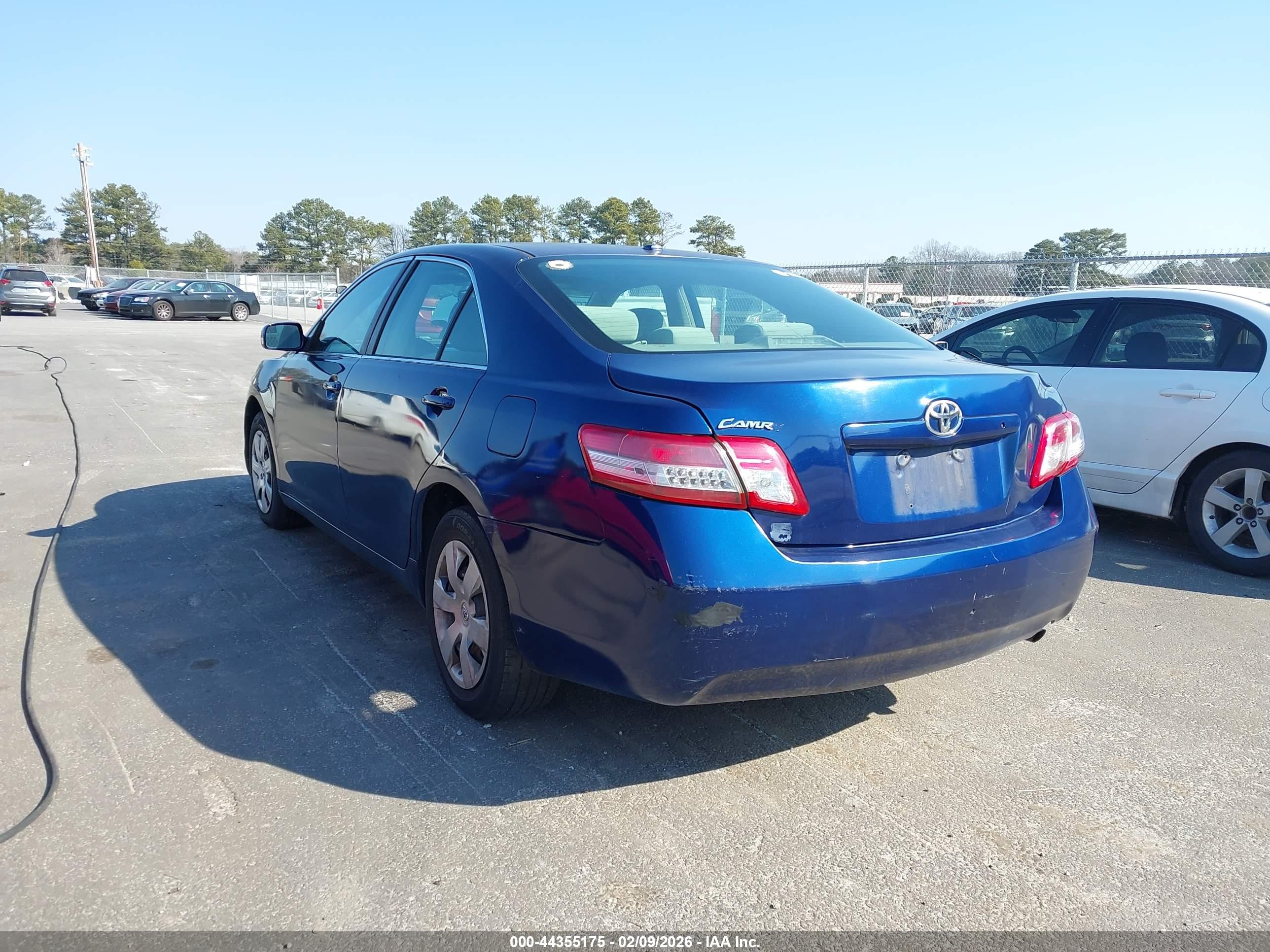 TOYOTA CAMRY image 3