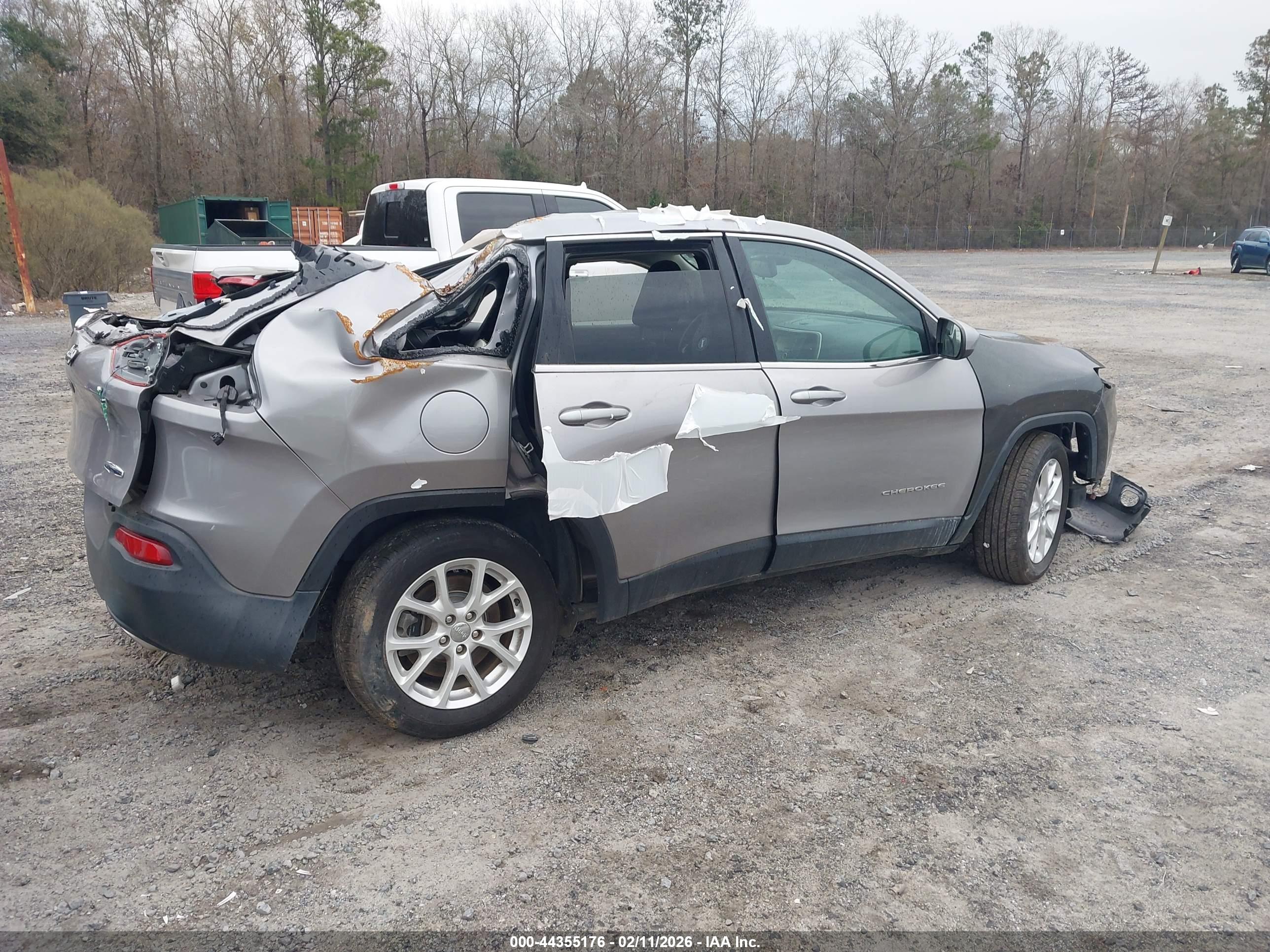 JEEP CHEROKEE image 4