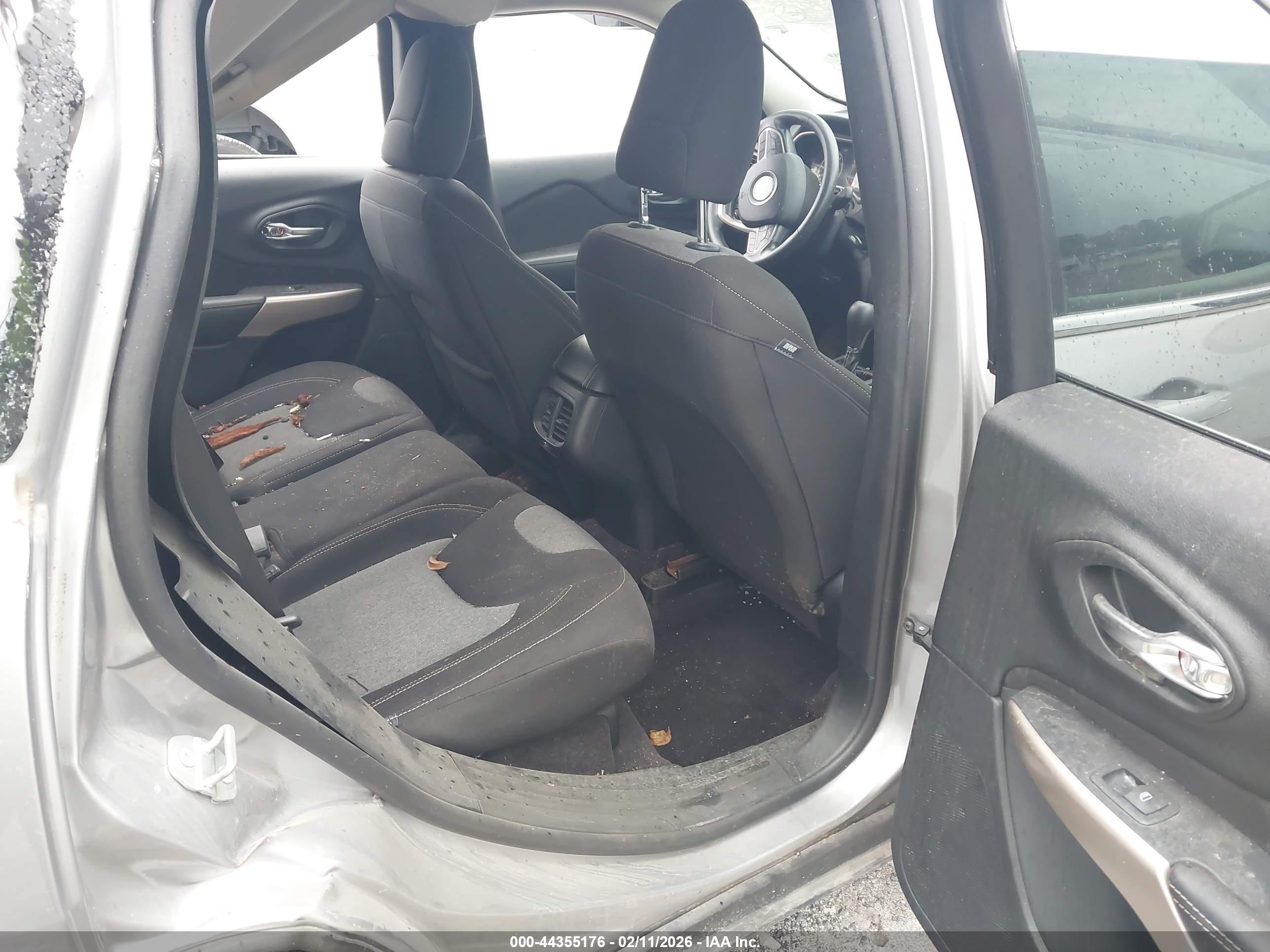 JEEP CHEROKEE image 8
