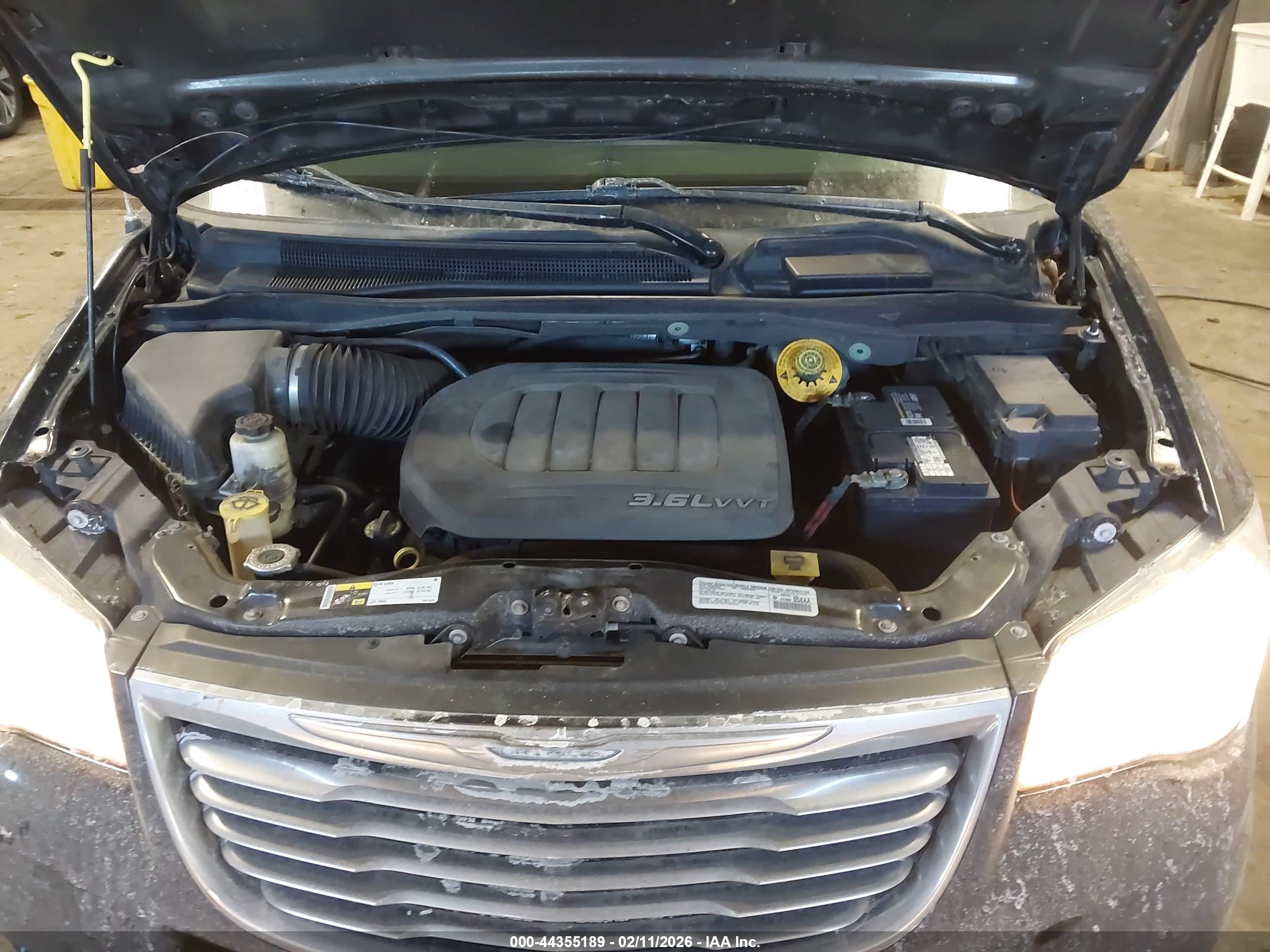 CHRYSLER TOWN image 10