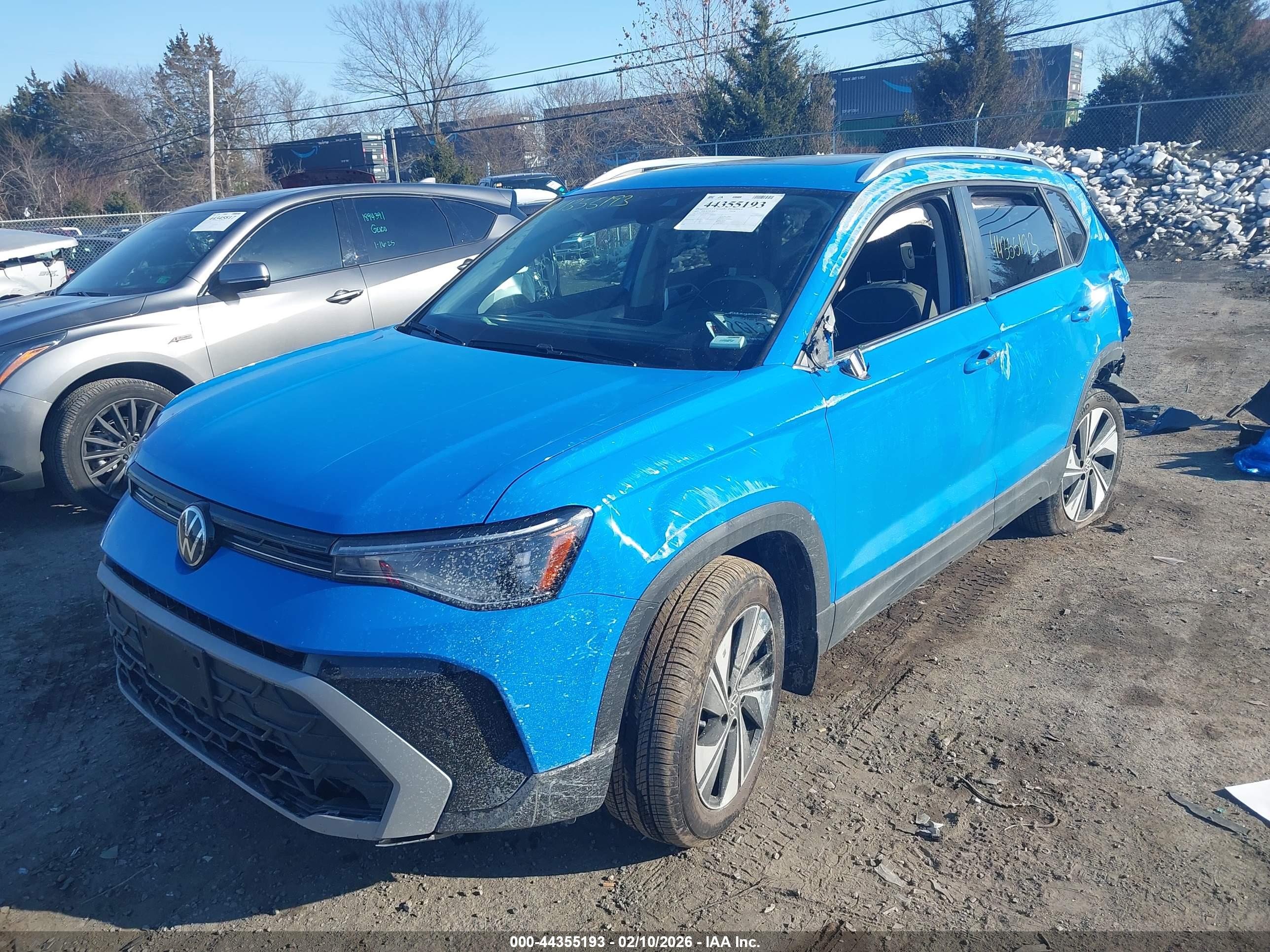 VOLKSWAGEN TAOS image 2