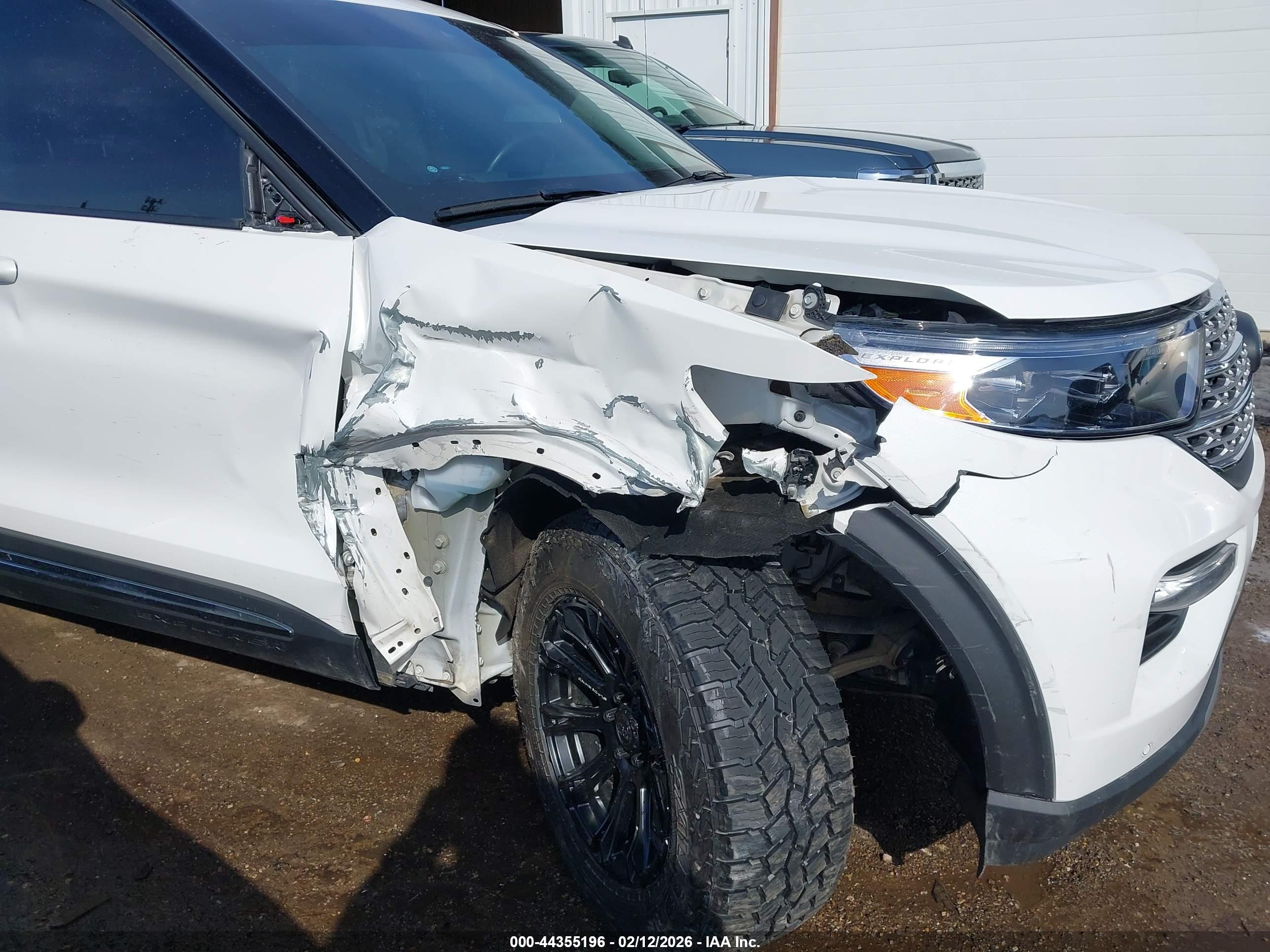 FORD EXPLORER image 6