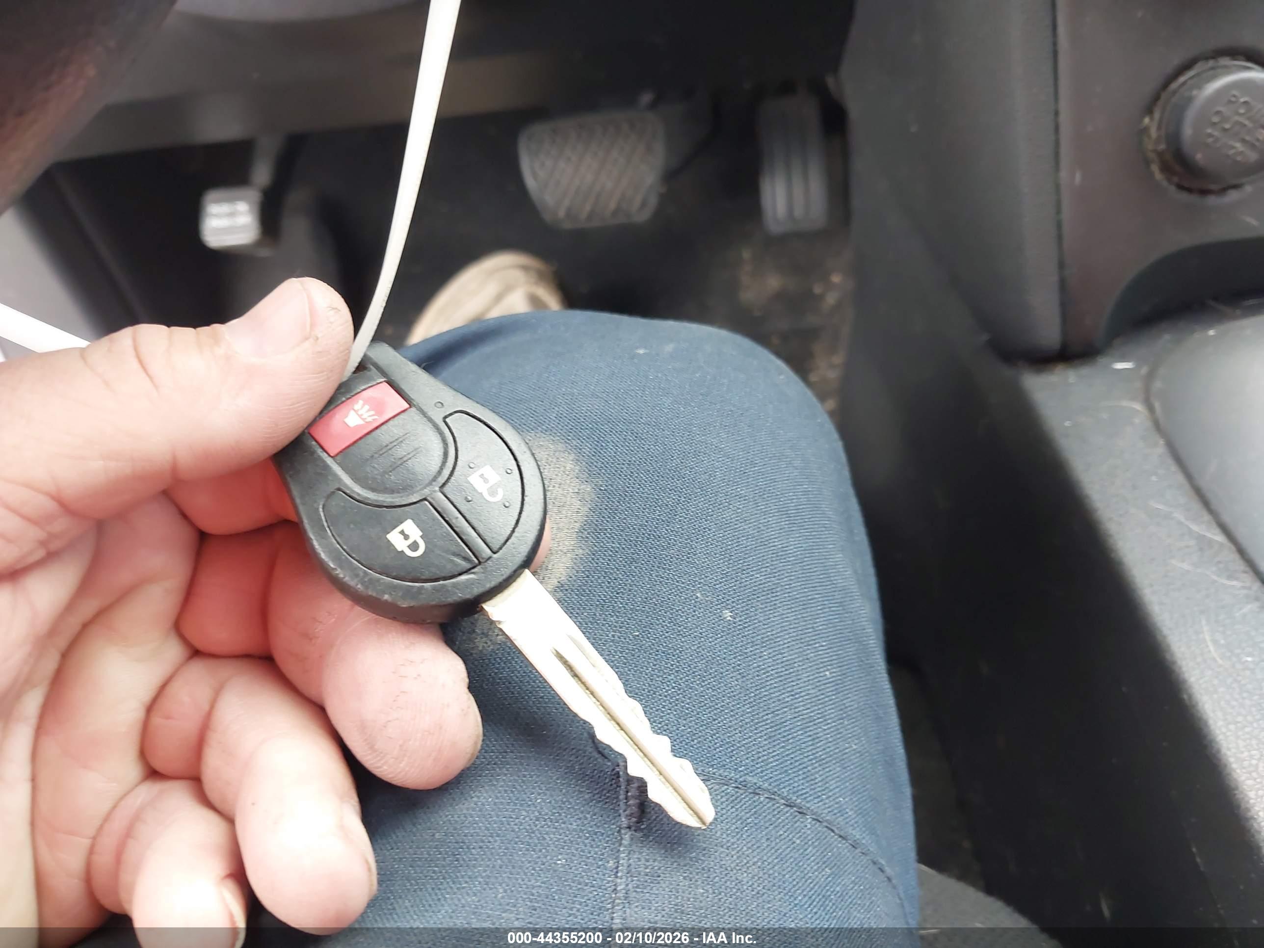 NISSAN ROGUE image 11
