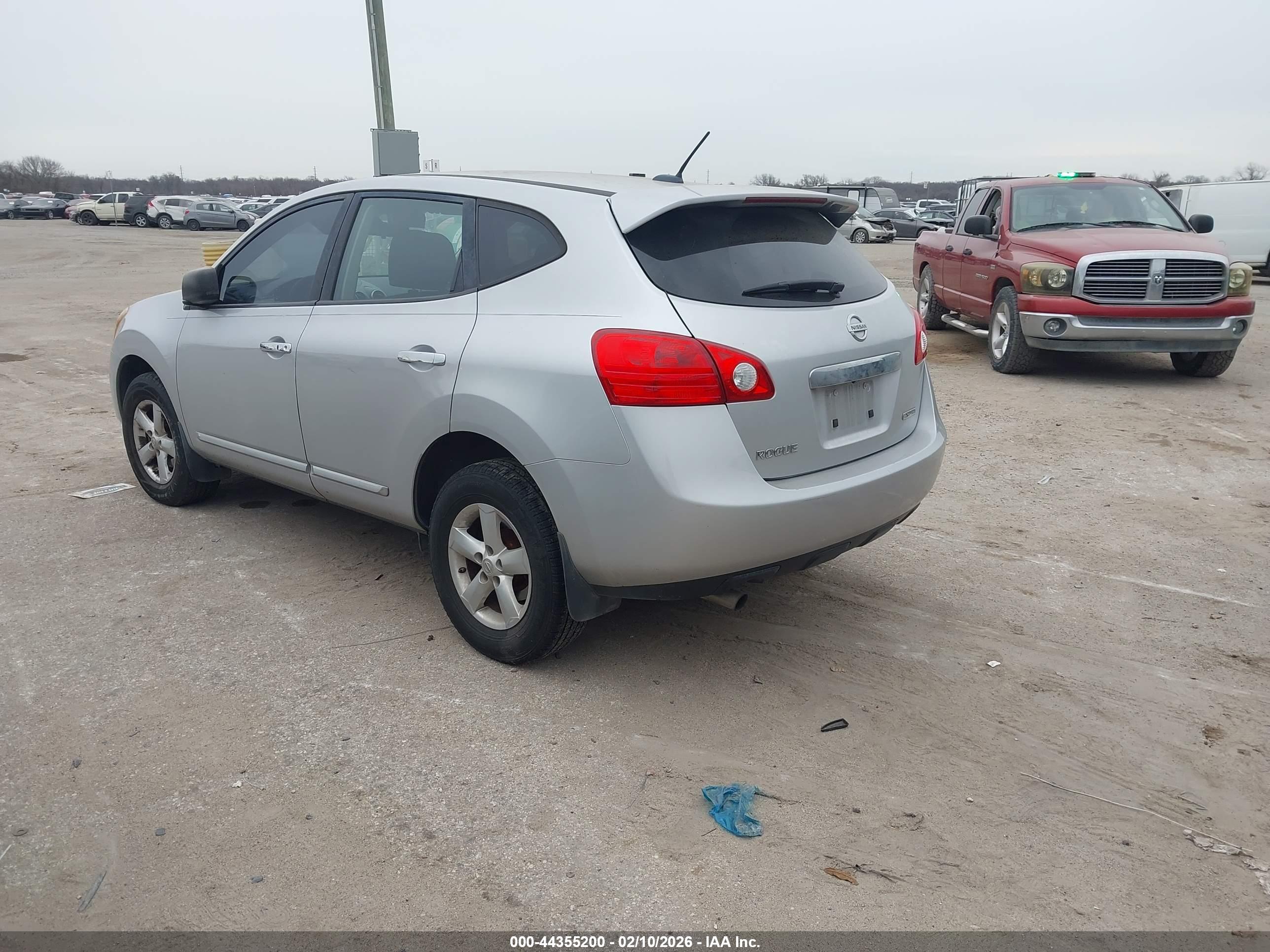 NISSAN ROGUE image 3