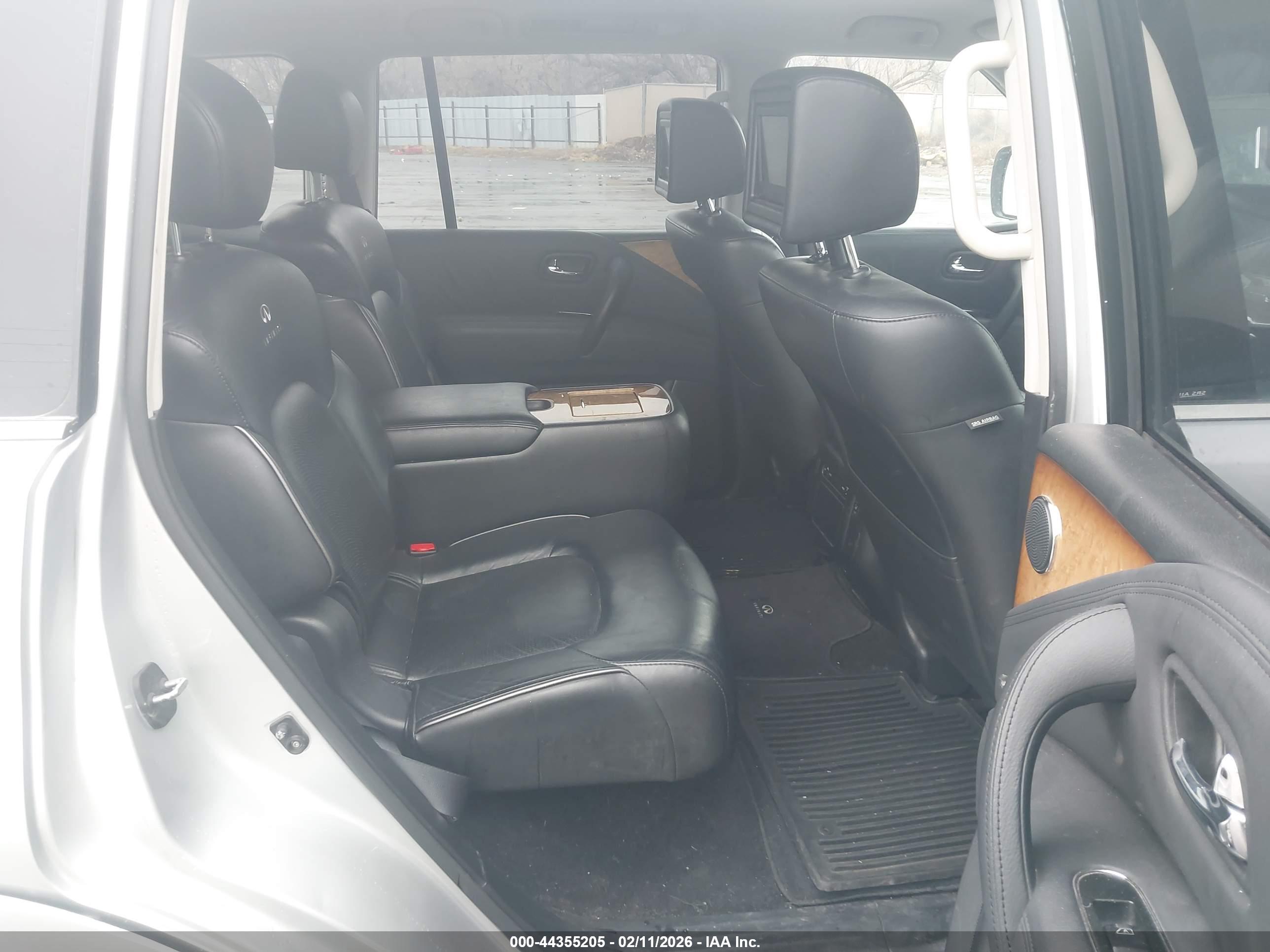 INFINITI QX56 image 8