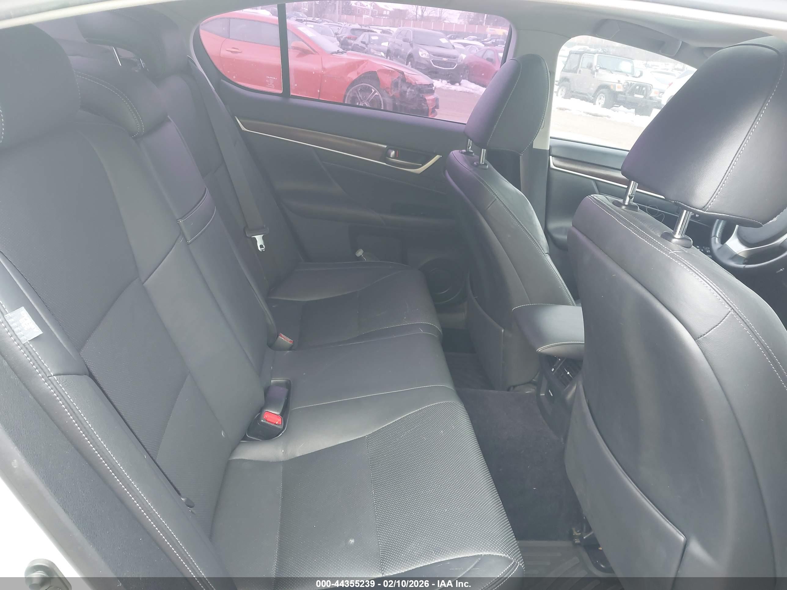 LEXUS GS image 8