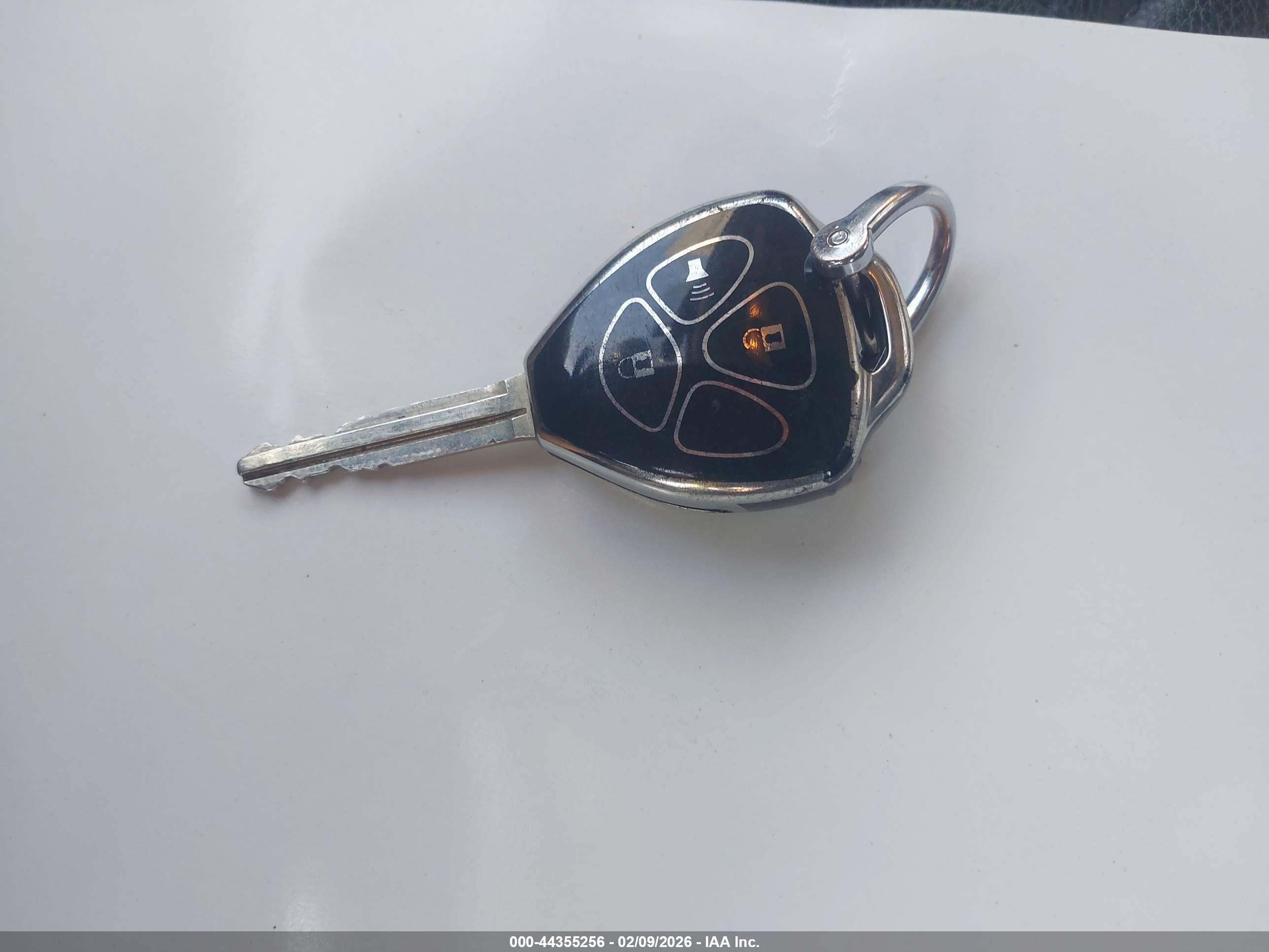 TOYOTA RAV4 image 11