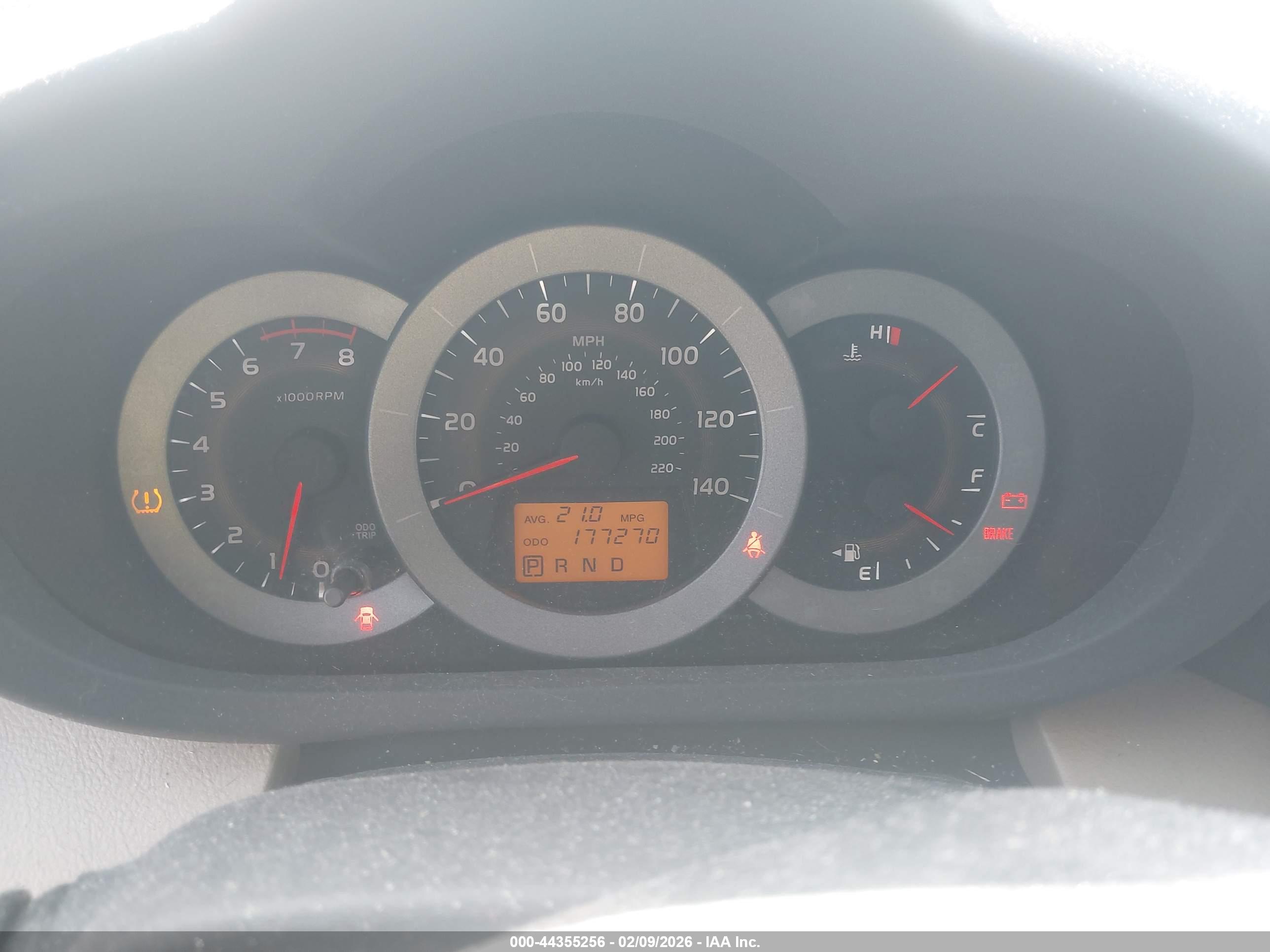 TOYOTA RAV4 image 7