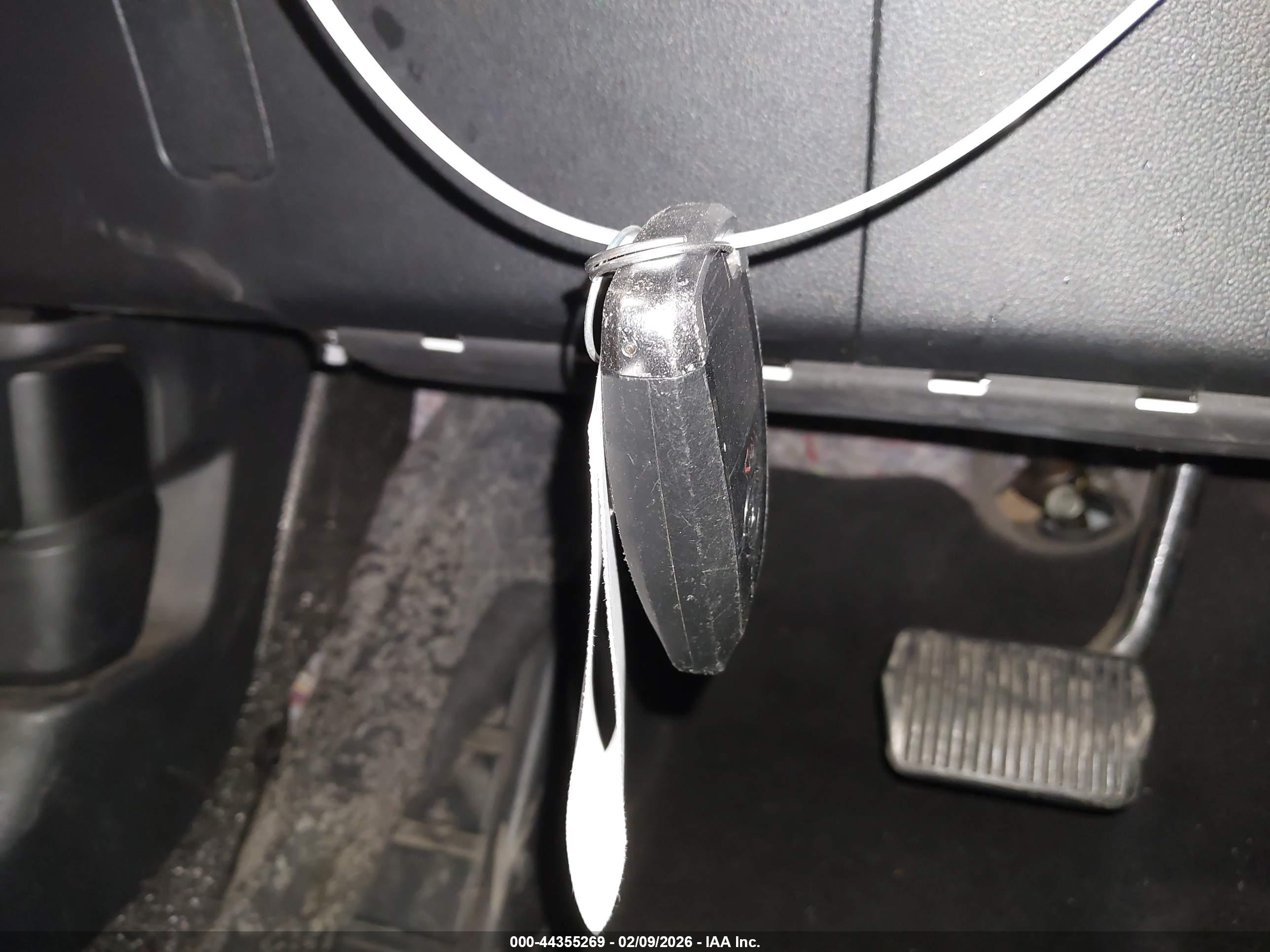 FORD ESCAPE image 11