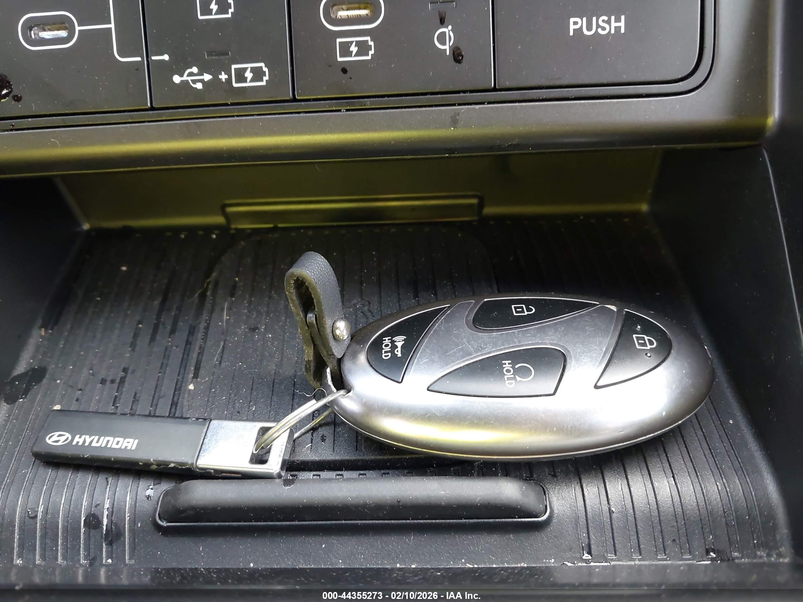 HYUNDAI KONA image 11