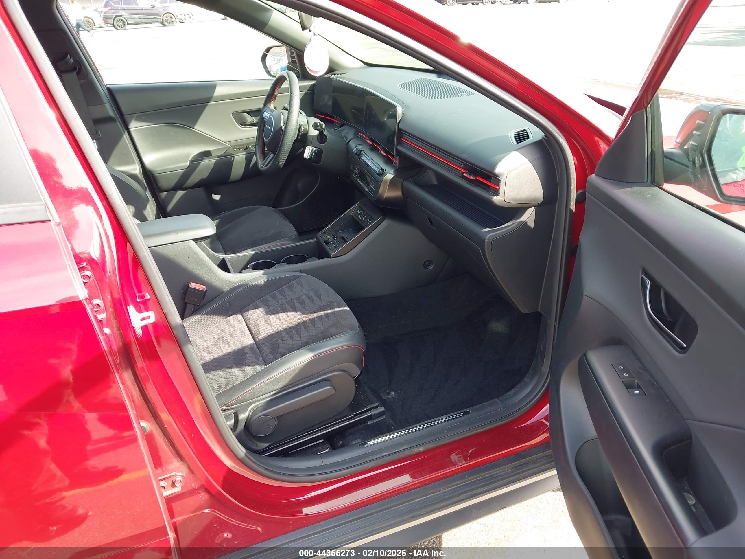 HYUNDAI KONA image 5