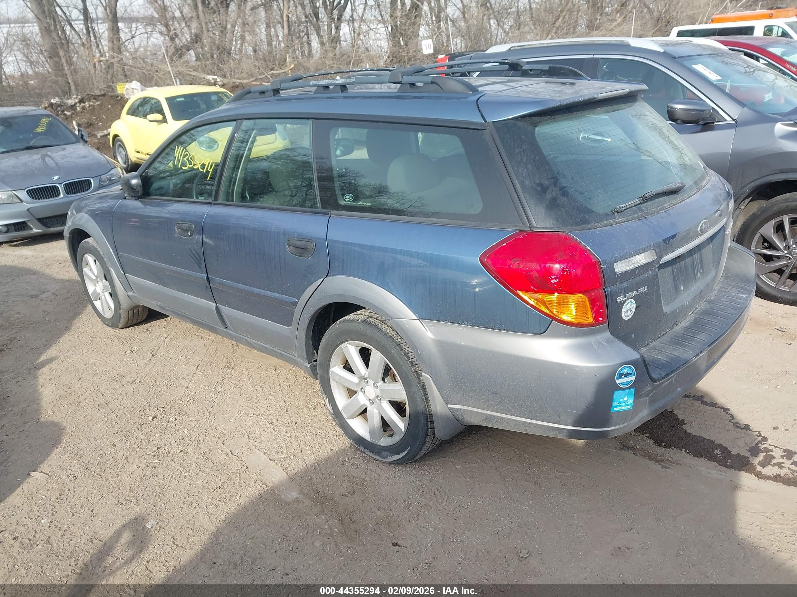 SUBARU OUTBACK image 3
