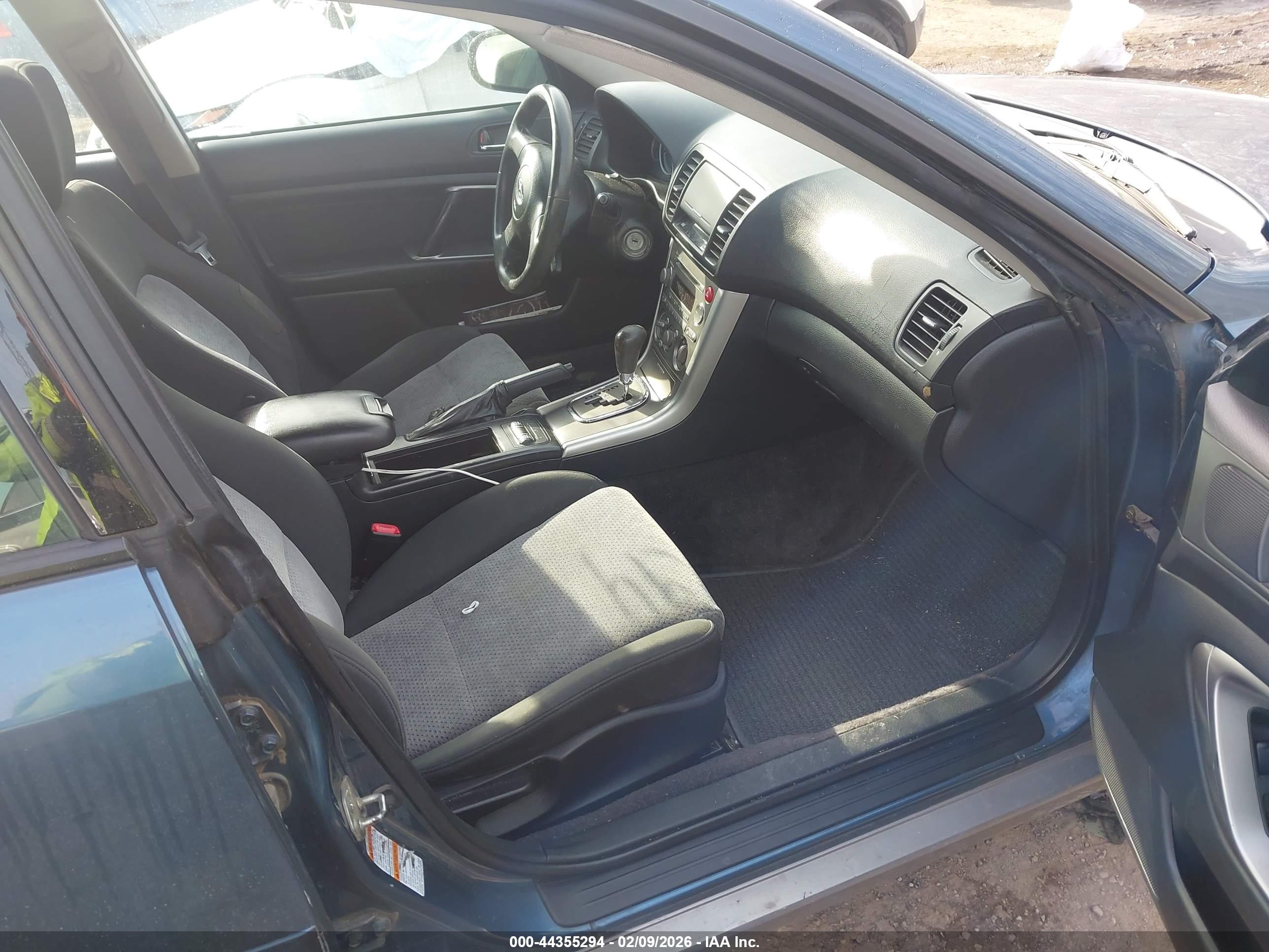 SUBARU OUTBACK image 5