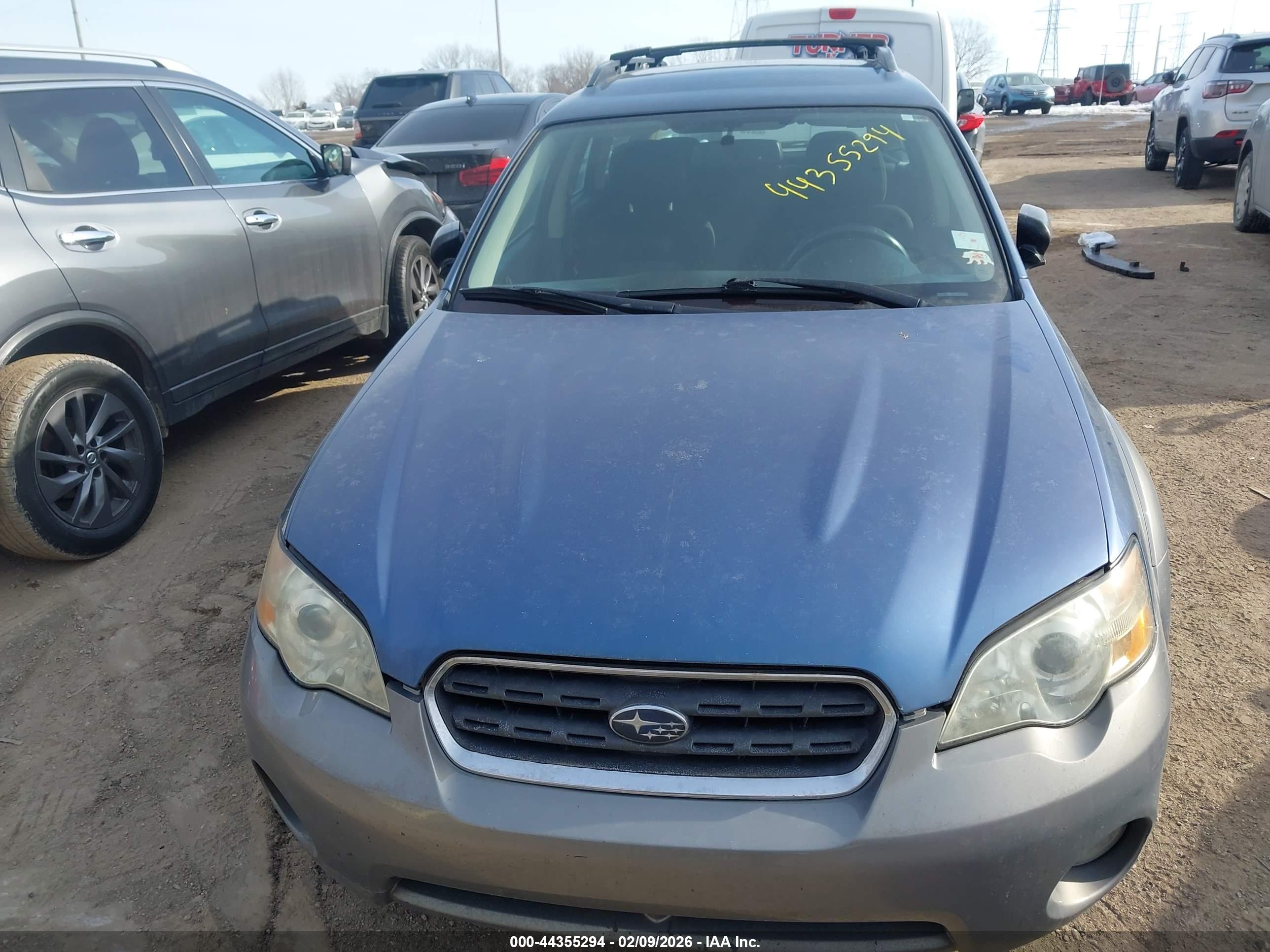 SUBARU OUTBACK image 6