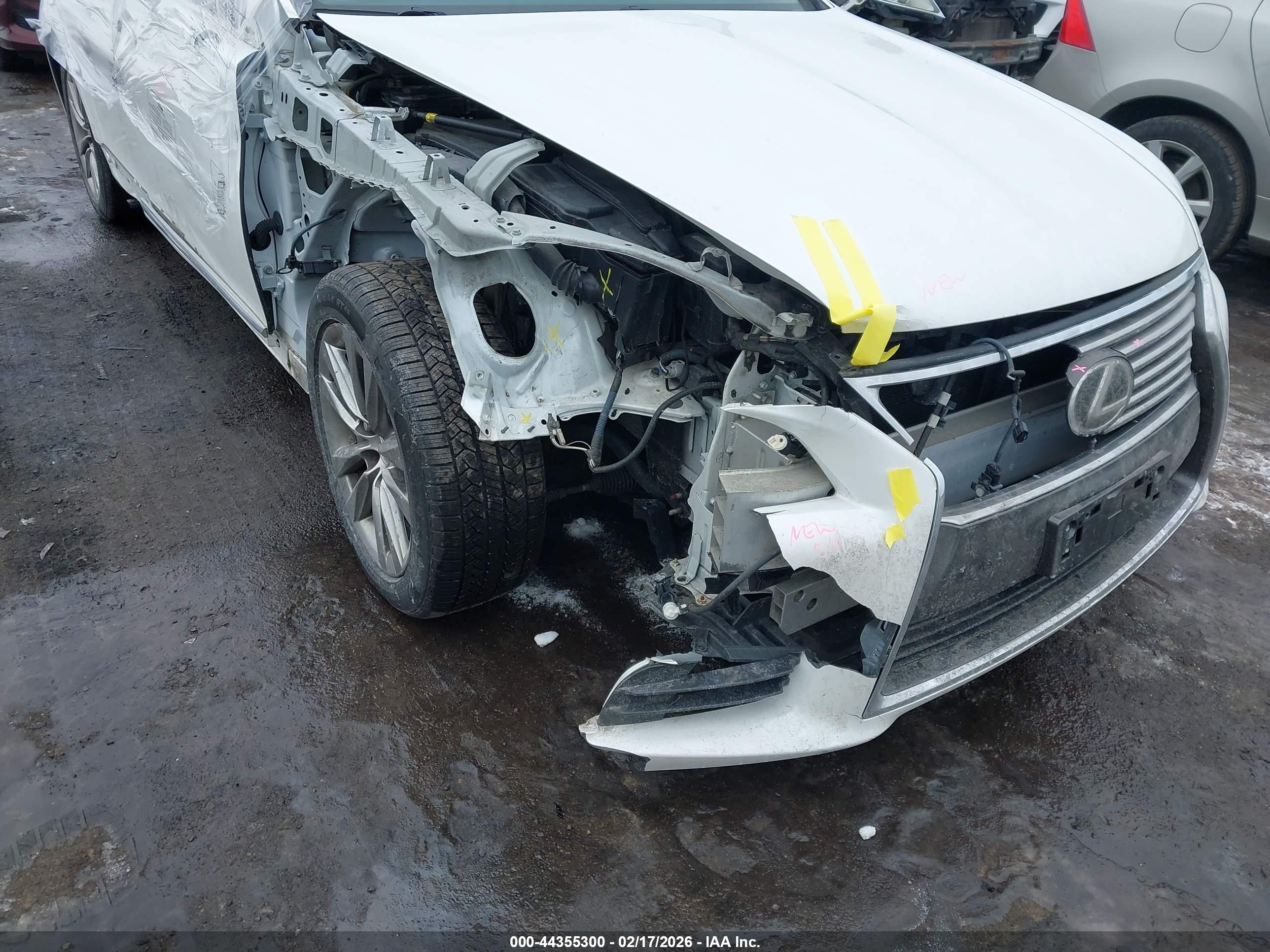 LEXUS LS image 6
