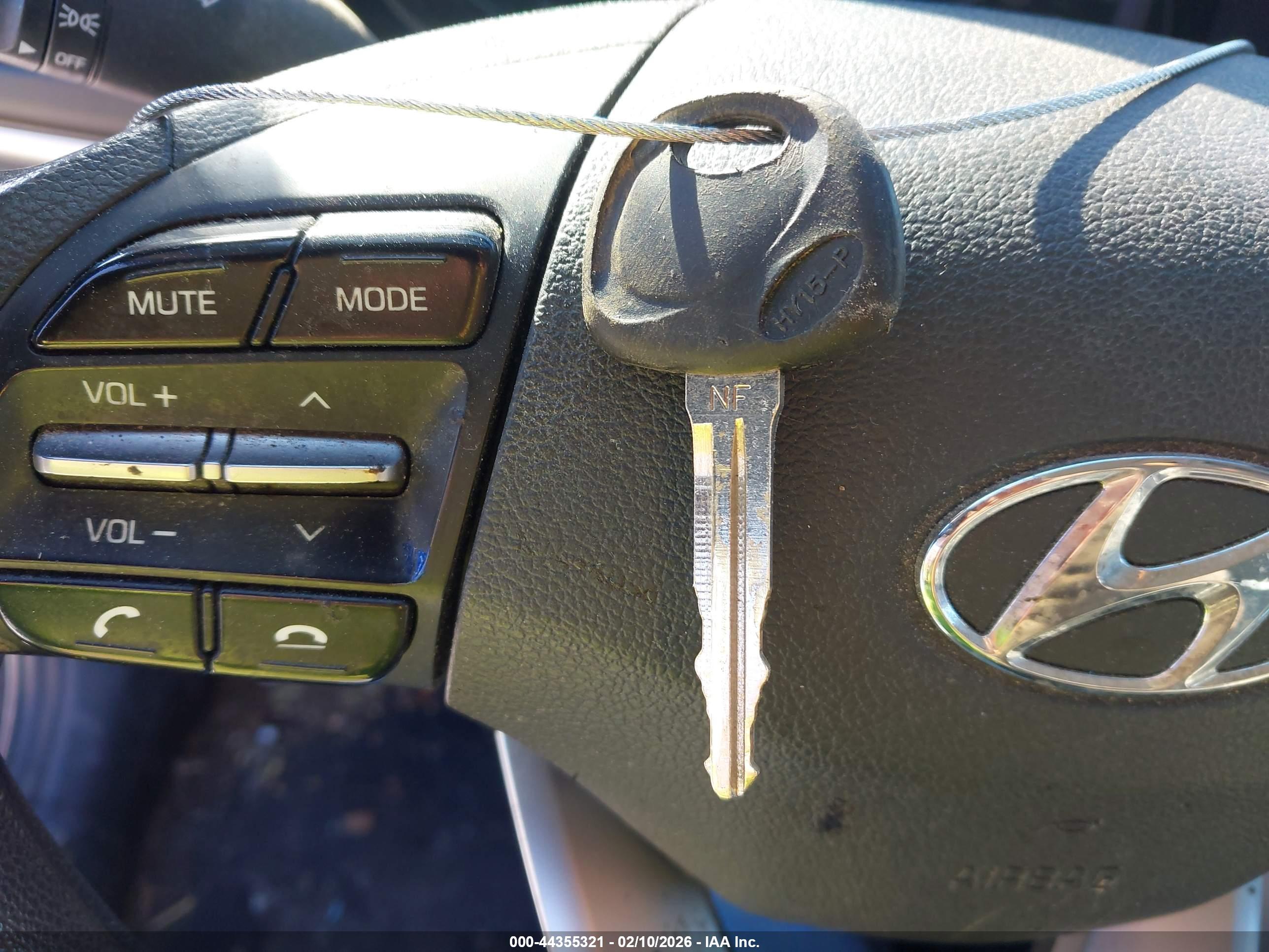HYUNDAI ELANTRA image 11