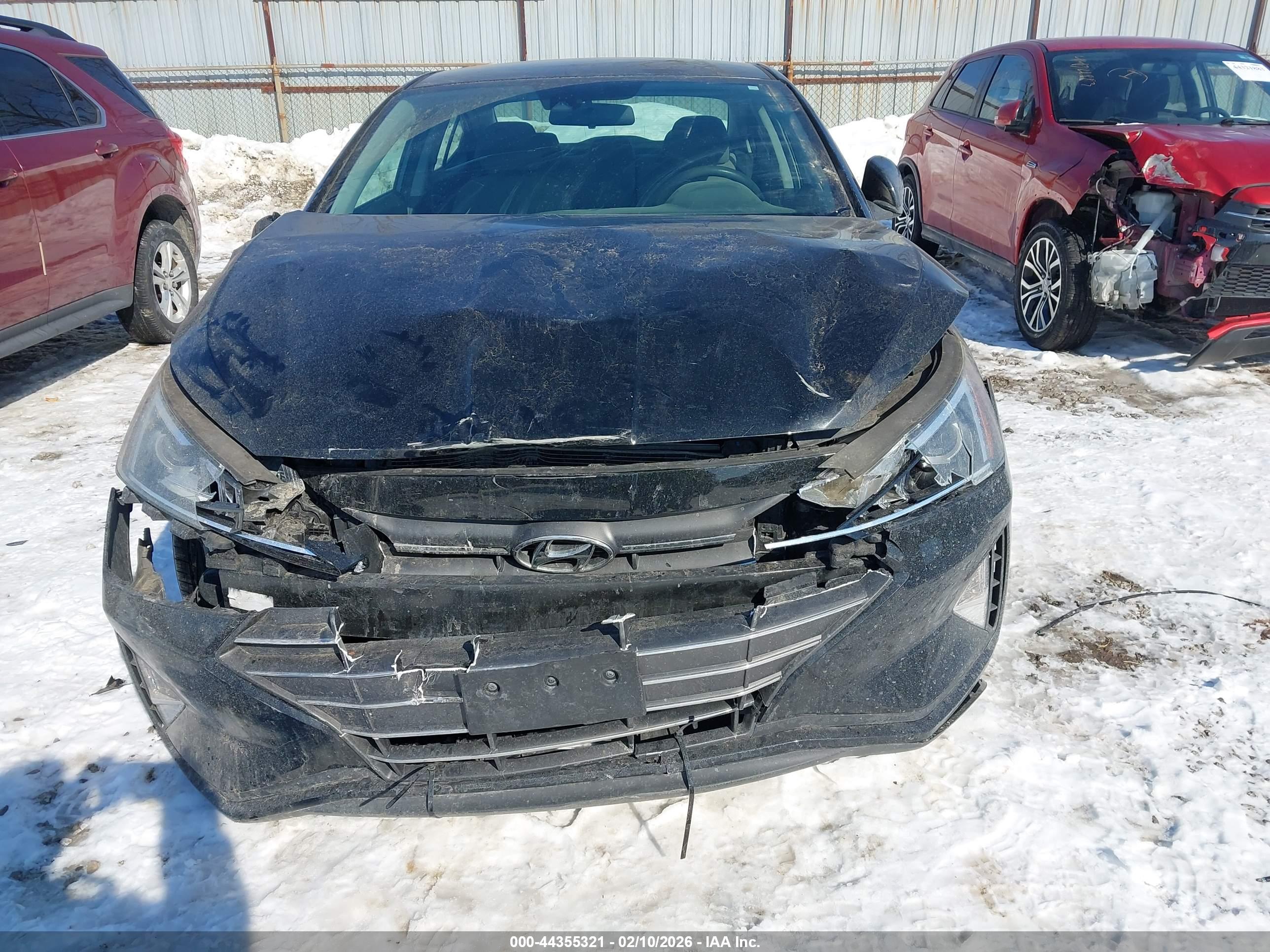 HYUNDAI ELANTRA image 6