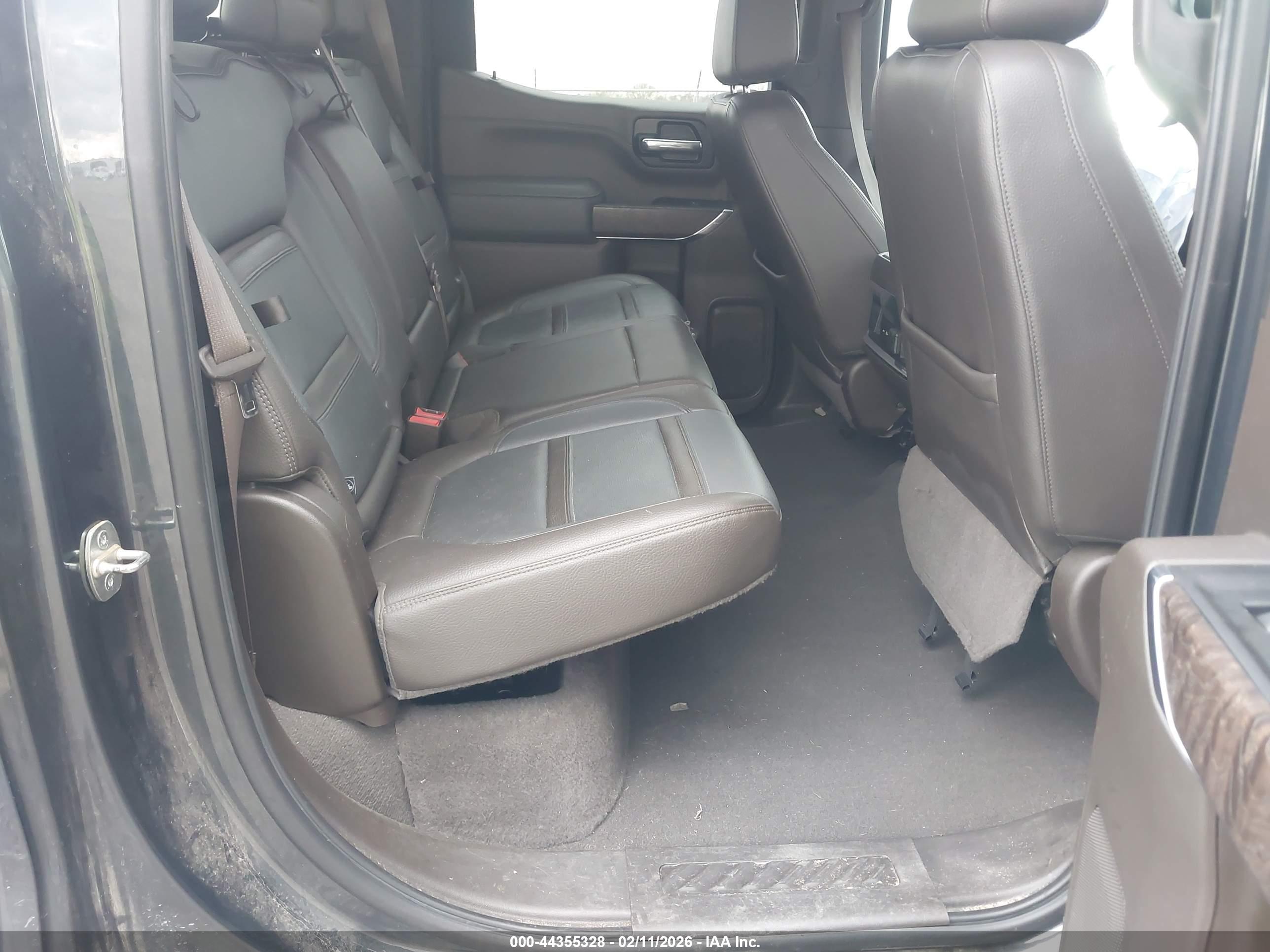GMC SIERRA image 8